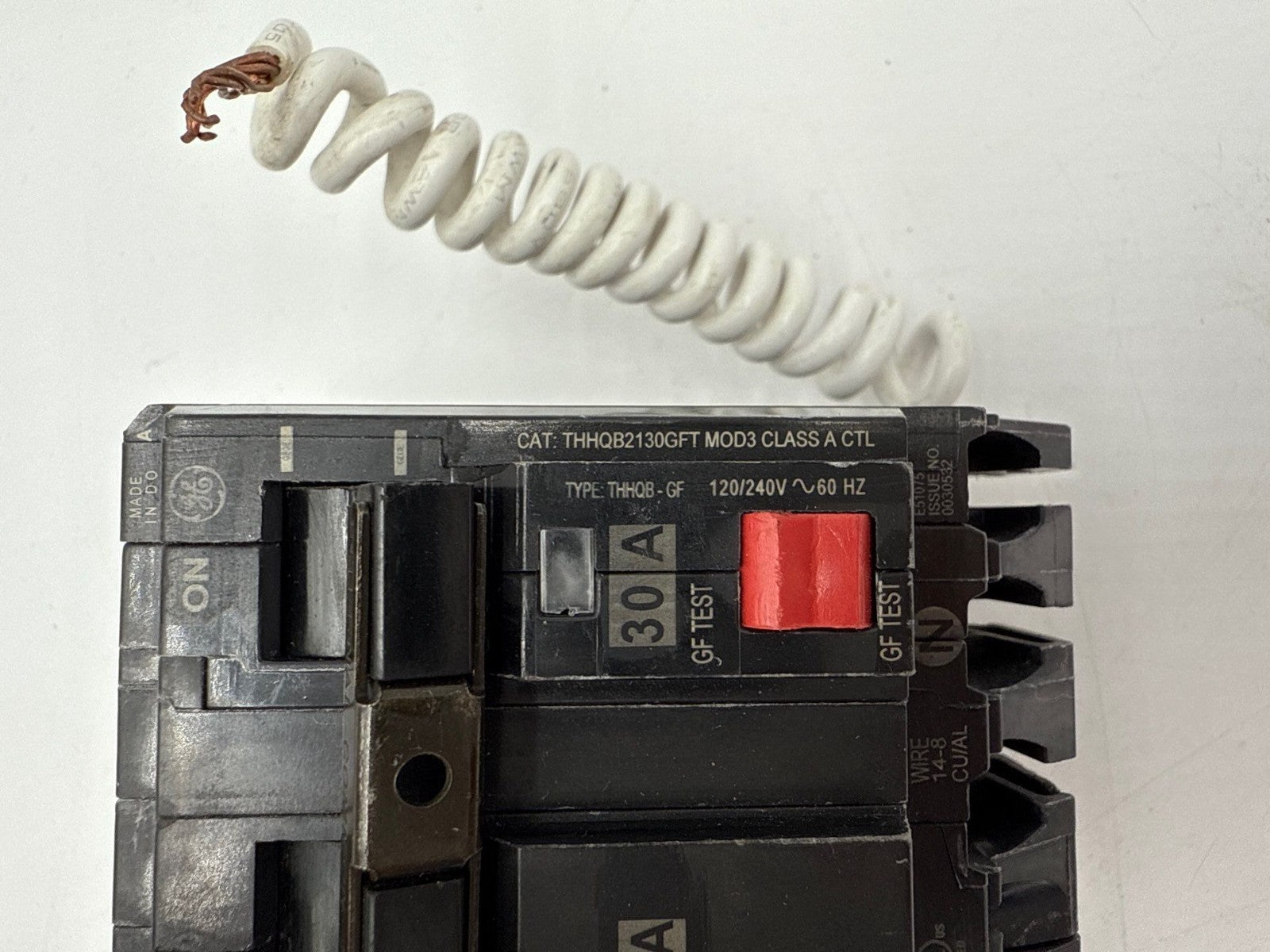 GE THHQB2130GFT Circuit Breaker 30A 2P 240V 22kA THHQB 30 Amp Bolt On GFCI New