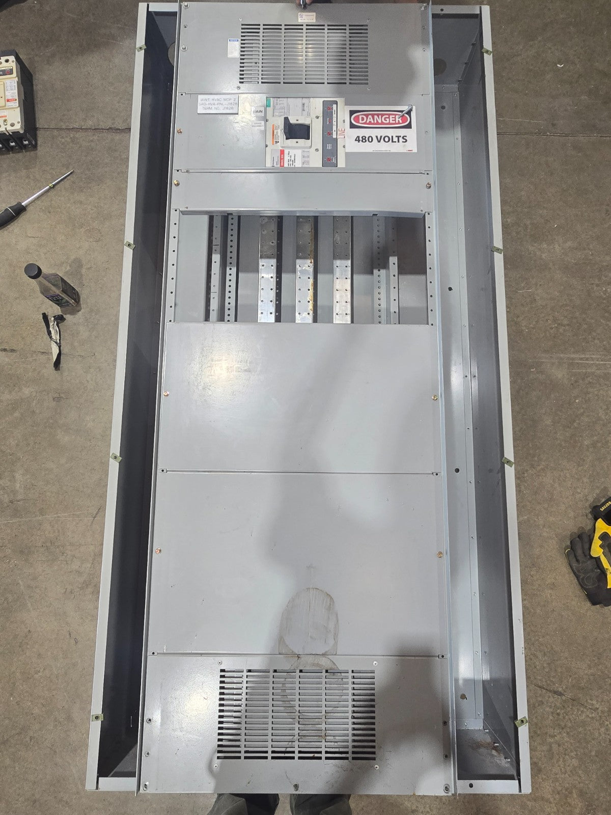 Eaton PRL4 Panelboard 800A 480V 3PH 3W MCB Panel 800 Amp HMDL3800 Indoor BX3673 Used