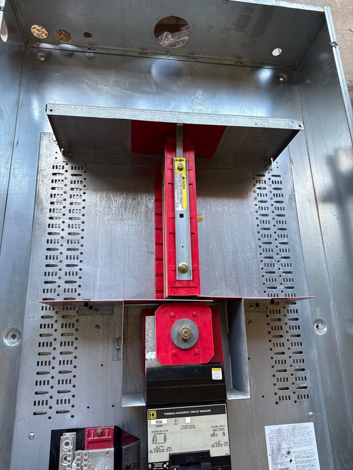 Square D I-Line Circuit Breaker 400A 480/277V 3PH 4W 18 Space MCB Main LA36400 Used