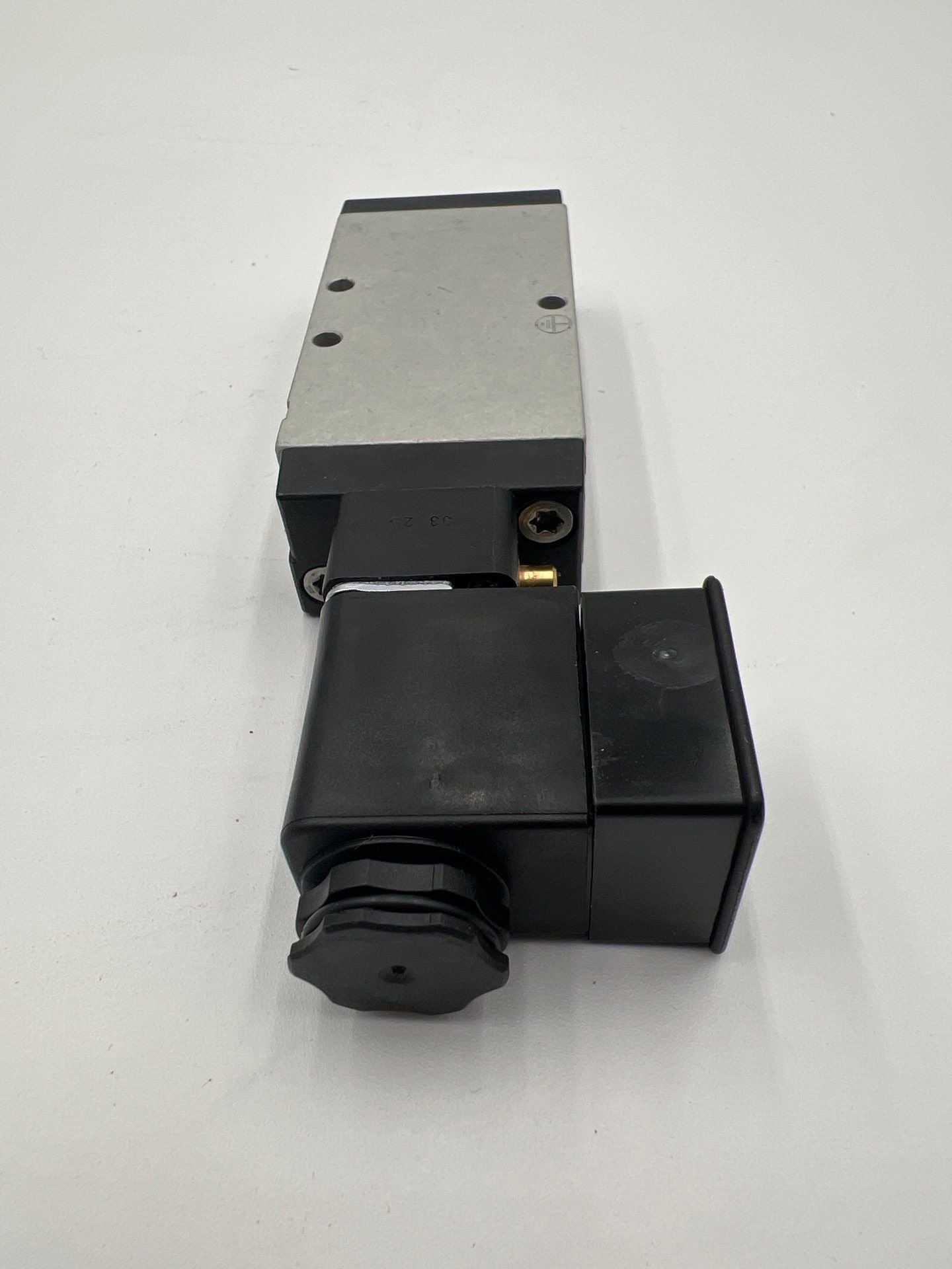 Parker P2LAX511ESNDDB49 New