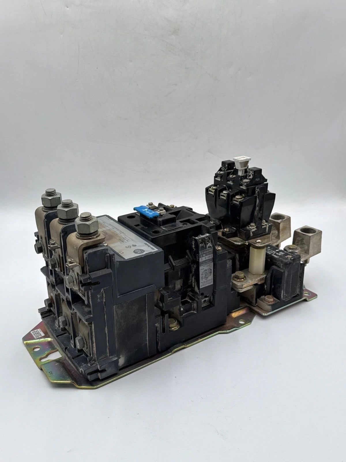 Allen Bradley 509-FOD Starter Size 5 270A 3P 600V 3PH 200HP Coil 110/120V Open Used