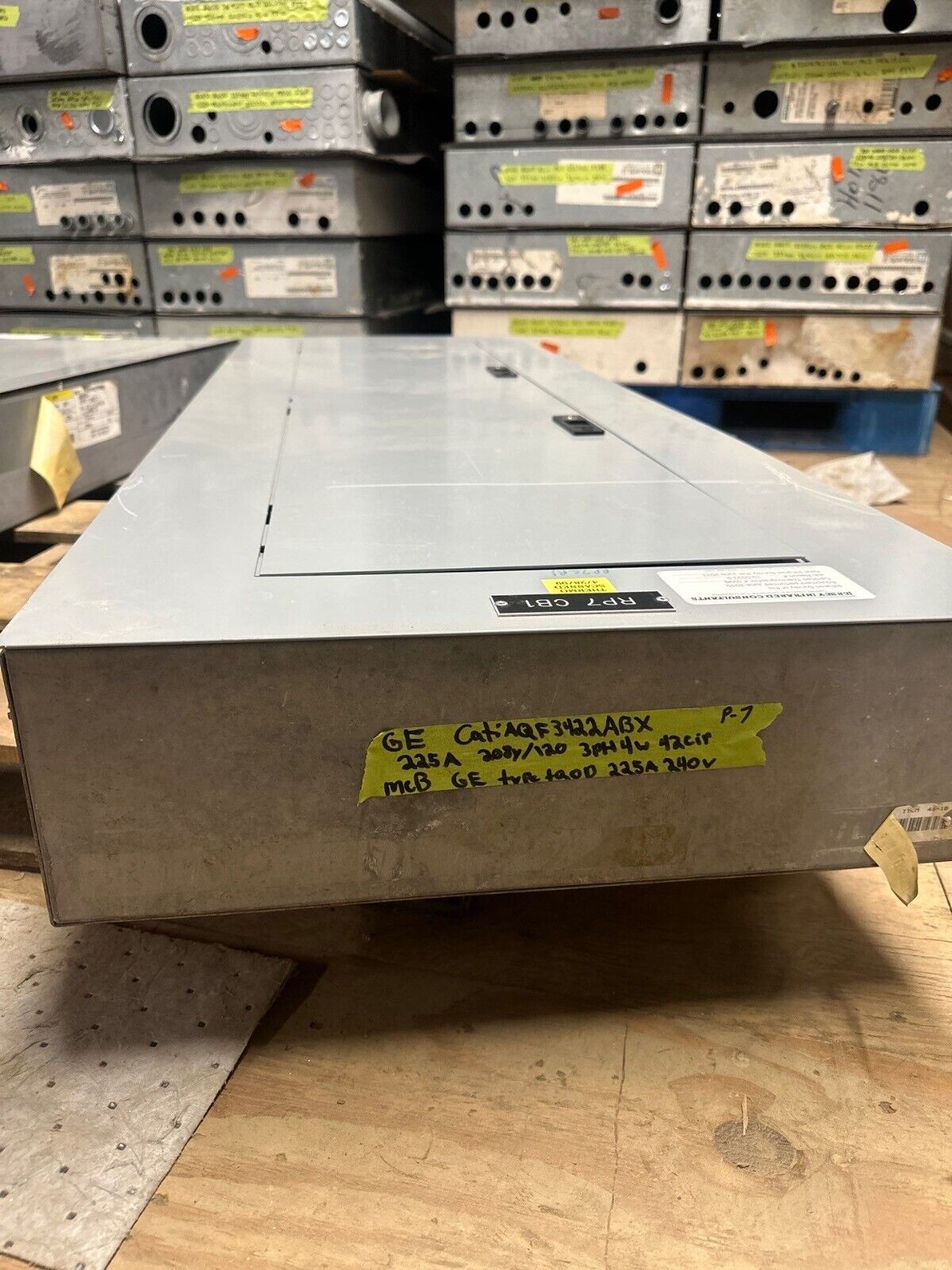 GE AQF3422ABX Panelboard 225A 208Y/120V 3PH 4W Indoor Encl 42 Circuit MCB AB55B P007 Used