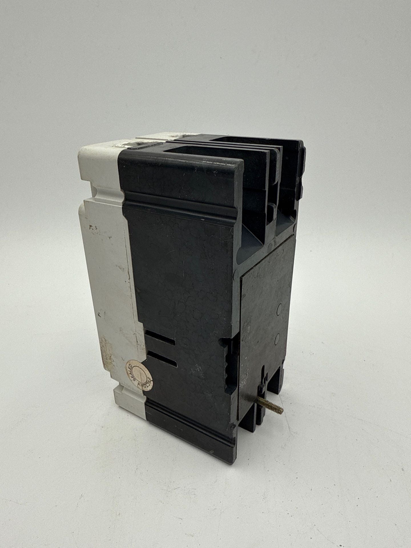 Cutler Hammer ED2200 Circuit Breaker 200A 2P 240V ED 65k 200 Amp 2 Pole Used