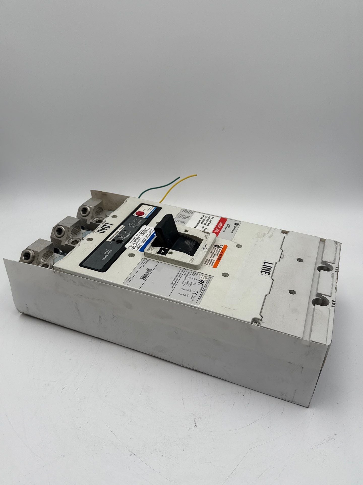 Eaton HMDL3800 Circuit Breaker 800A 3P 600V HMDL 65k 800 Amp 3 Pole LSIG Used