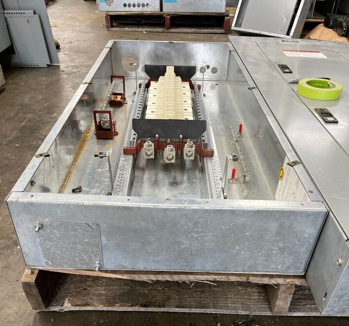 Eaton PRL2A Panelboard 225A 277/480V 3PH 4W Indoor Encl 42 Circuit MLO YS2048 P601 Used