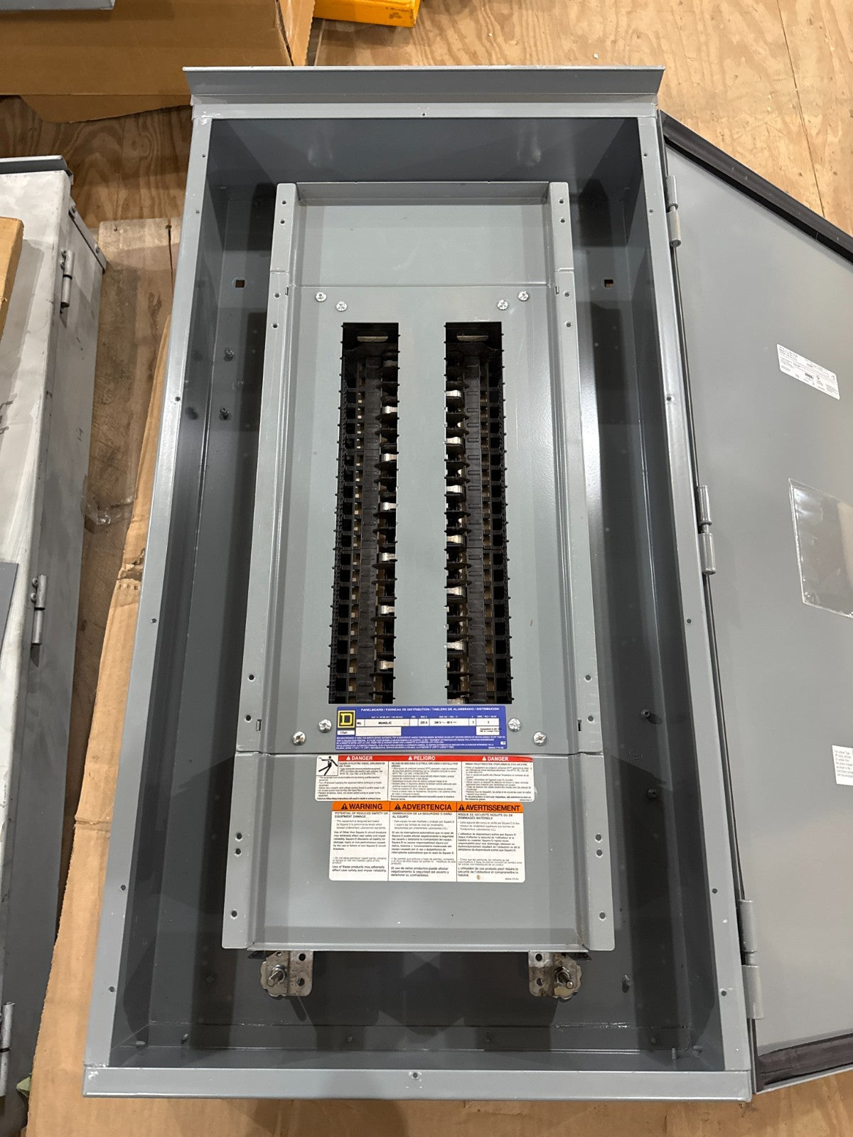 Square D NQ442L2C Panelboard 225A 240V 3PH 4W 42 Cir MLO 225 Amp Panel 3R Encl New