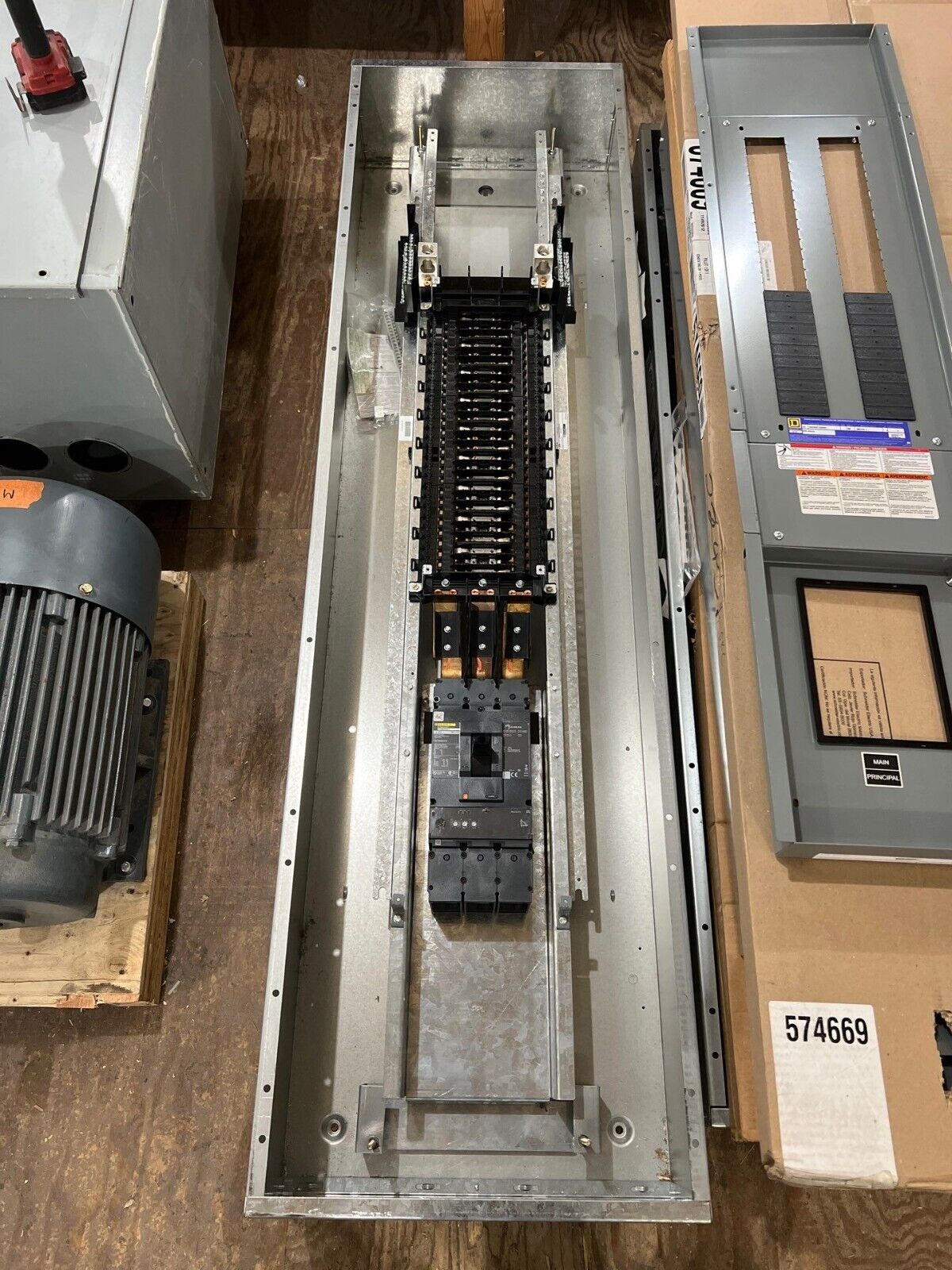 Sq D NQ Panelboard 600A 208Y/120V 3PH 42 Cir LGP36600U31X MCB Indoor Encl P675 New