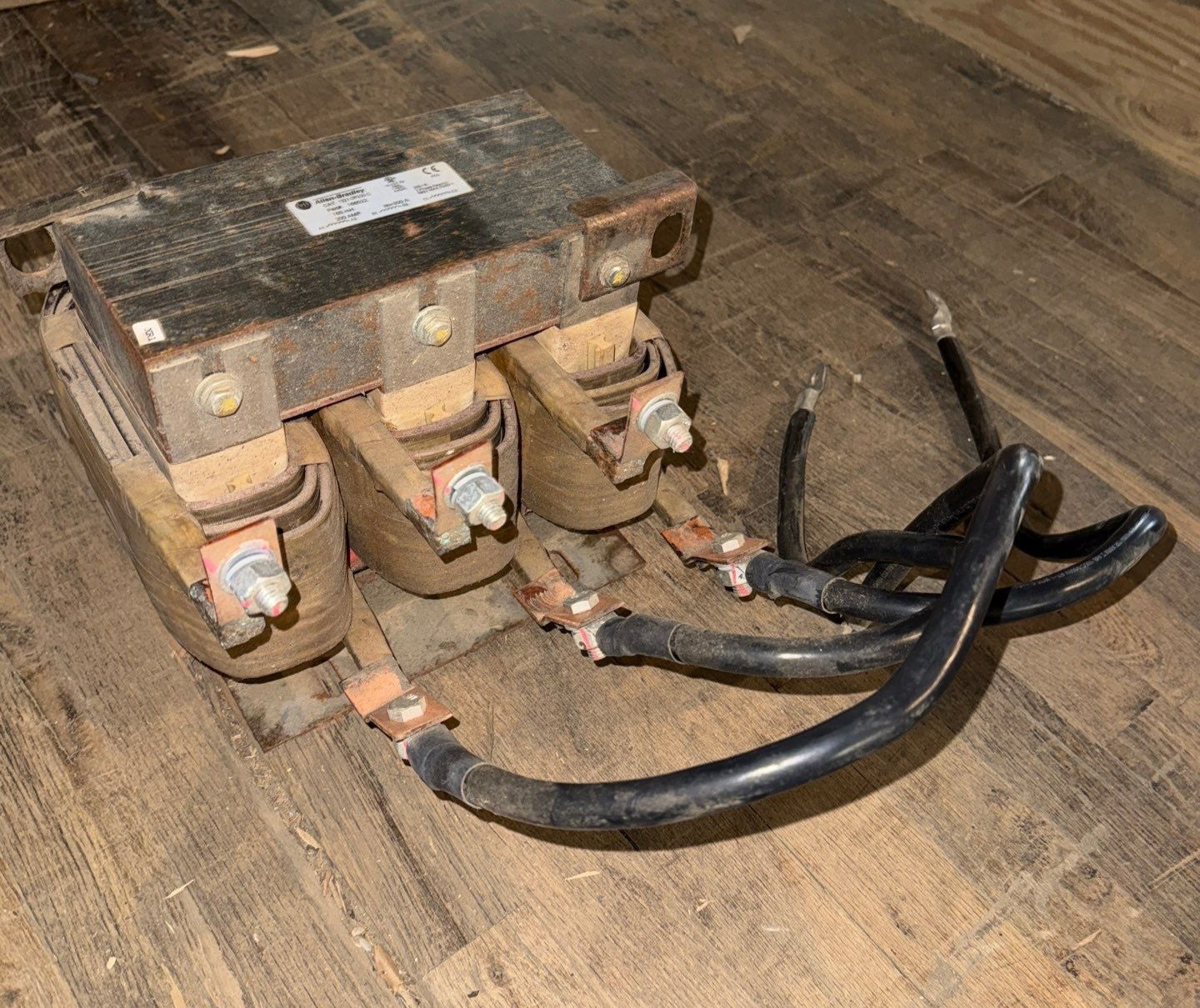 Allen Bradley 1321-3R200-C Drive Line Reactor 3PH 200A 0.185MH 200-690V 166522 Used