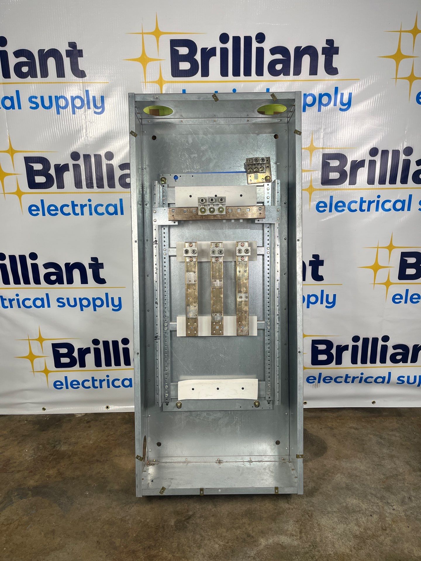 CH PRL4 Panelboard 400A 480/277V 3PH 4W MLO Indoor Encl BX2457 Box Used