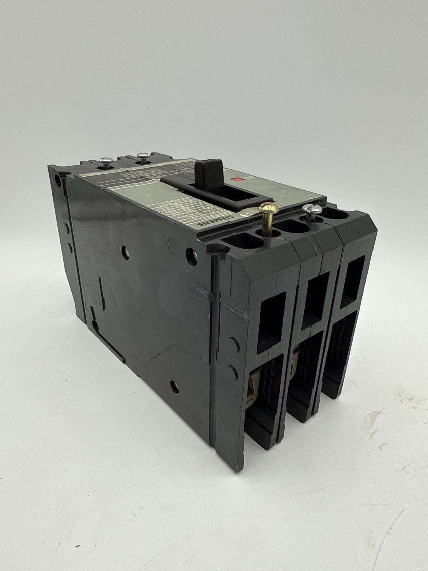 Siemens HHED63B030 Bolt On Circuit Breaker 30A 3P 600V 30 Amp 3 Pole HHED6 Used