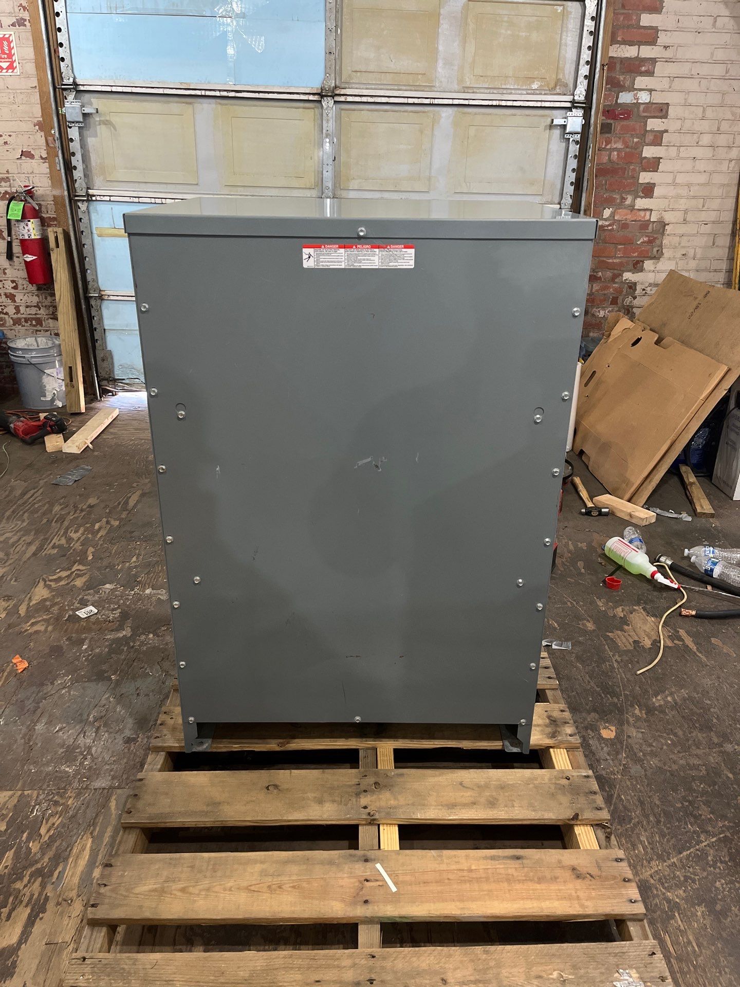 112.5kVA Square D EX112T3H Transformer Pri 480V Sec 208/120V 3PH Type 1 Used