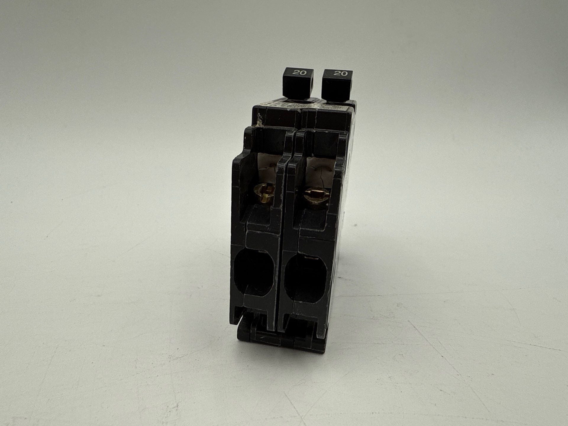 Siemens Q2020 Circuit Breaker 20A-20A 120/240V 20 Amp Tandem Single Pole Type QT New