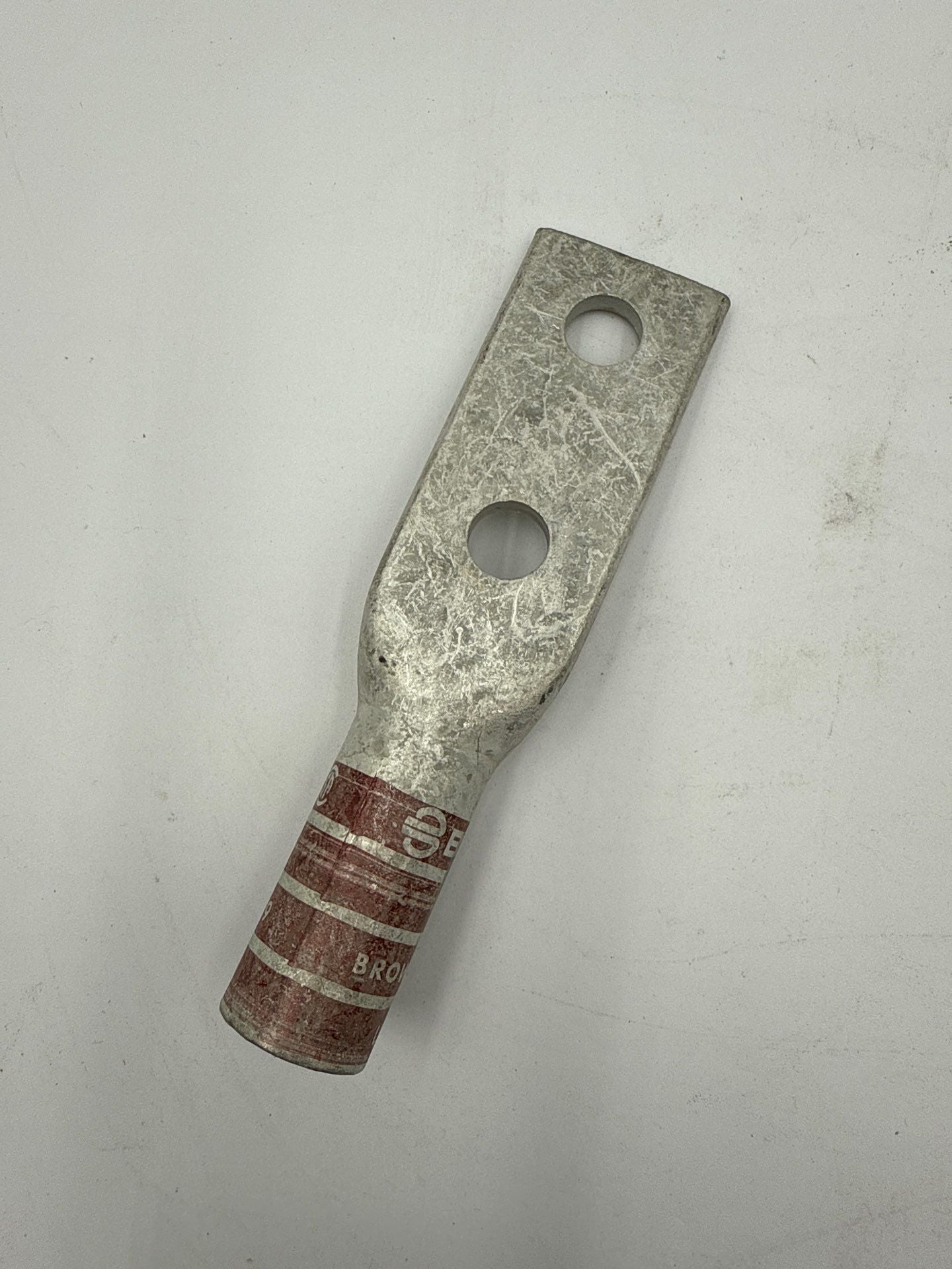BURNDY YAZ342N Compression Crimp Lug 500KCMIL 2 Hole 299/20 Brown Die New