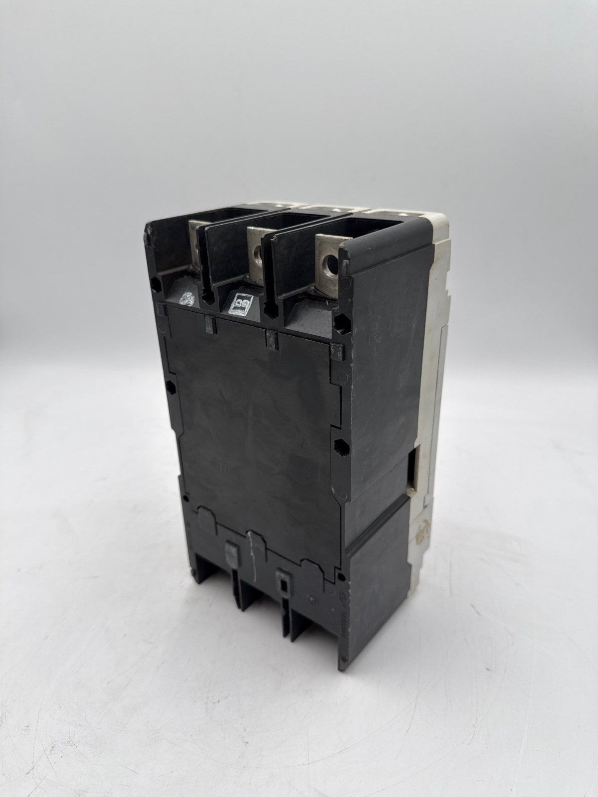 Eaton PDG33M0400FNNN Circuit Breaker 3P 600V w/ 300A Trip PDG3XTFA30300 300 Amp Used