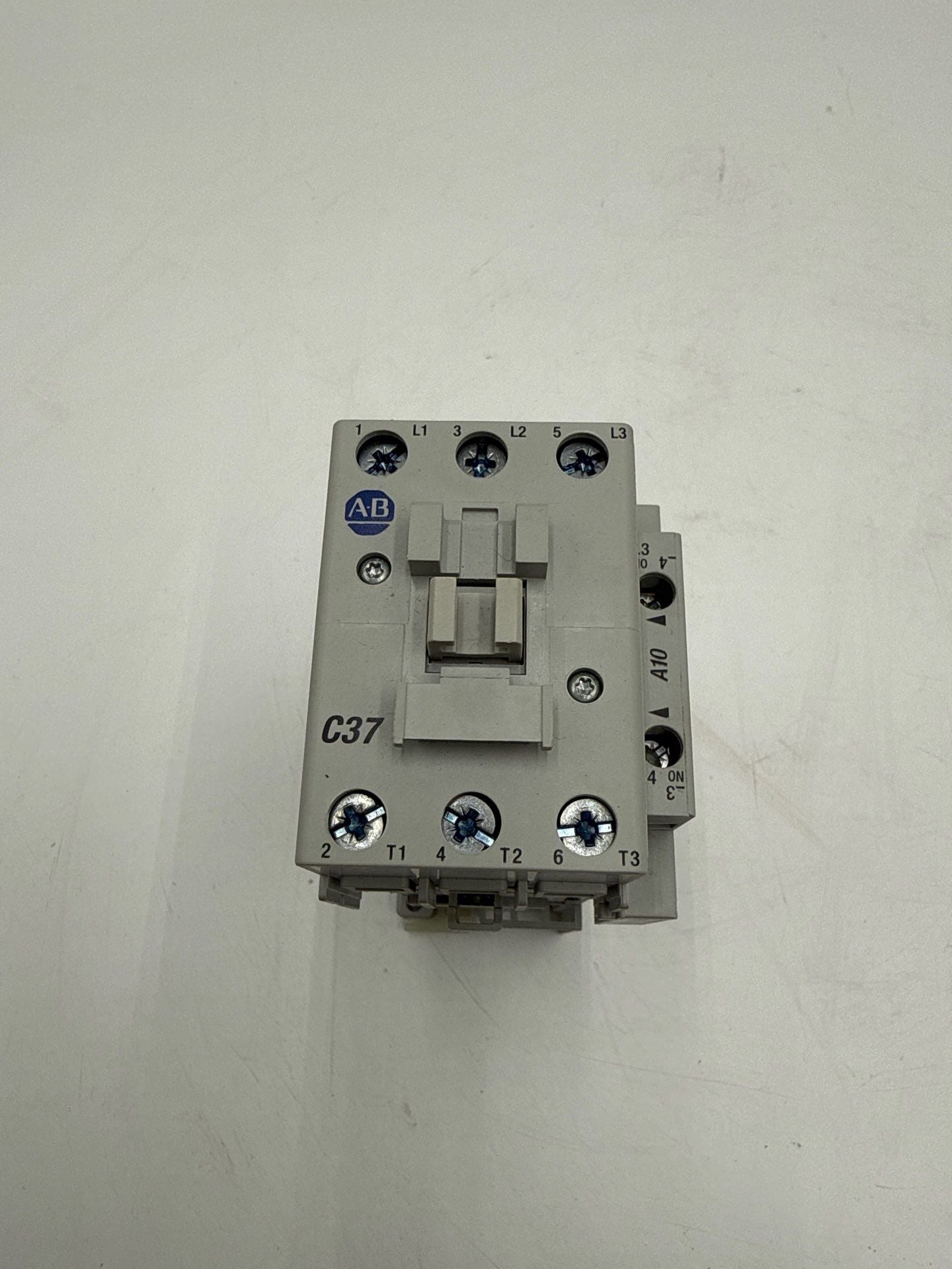 Allen Bradley 100-C37ZB10 New