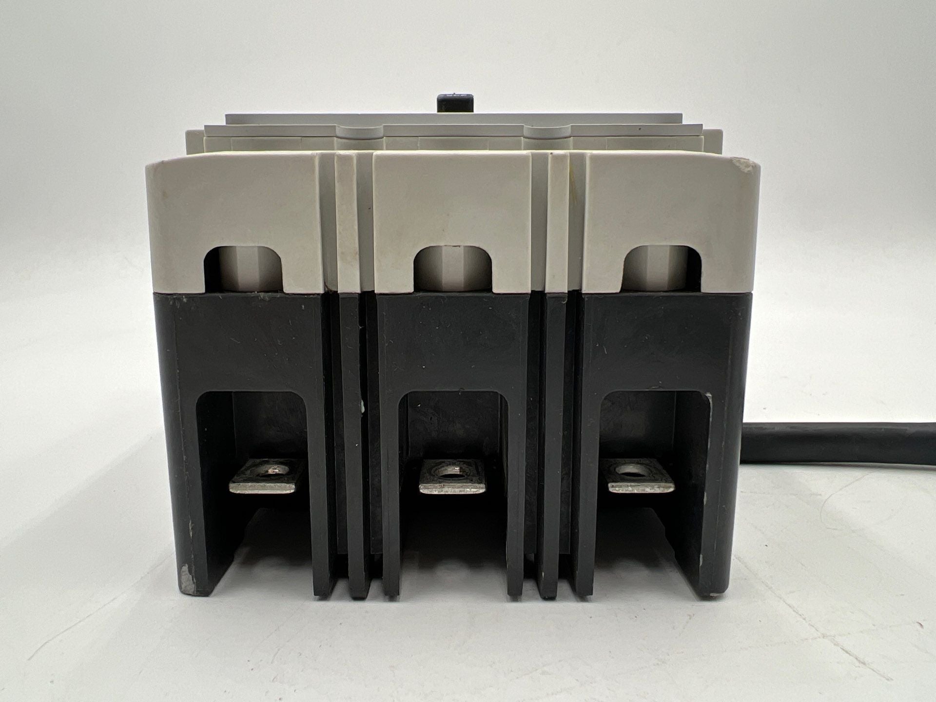 Eaton PDD23G0225TFFL Circuit Breaker 225A 240V 3P 225 Amp 3 Pole 3PH Used