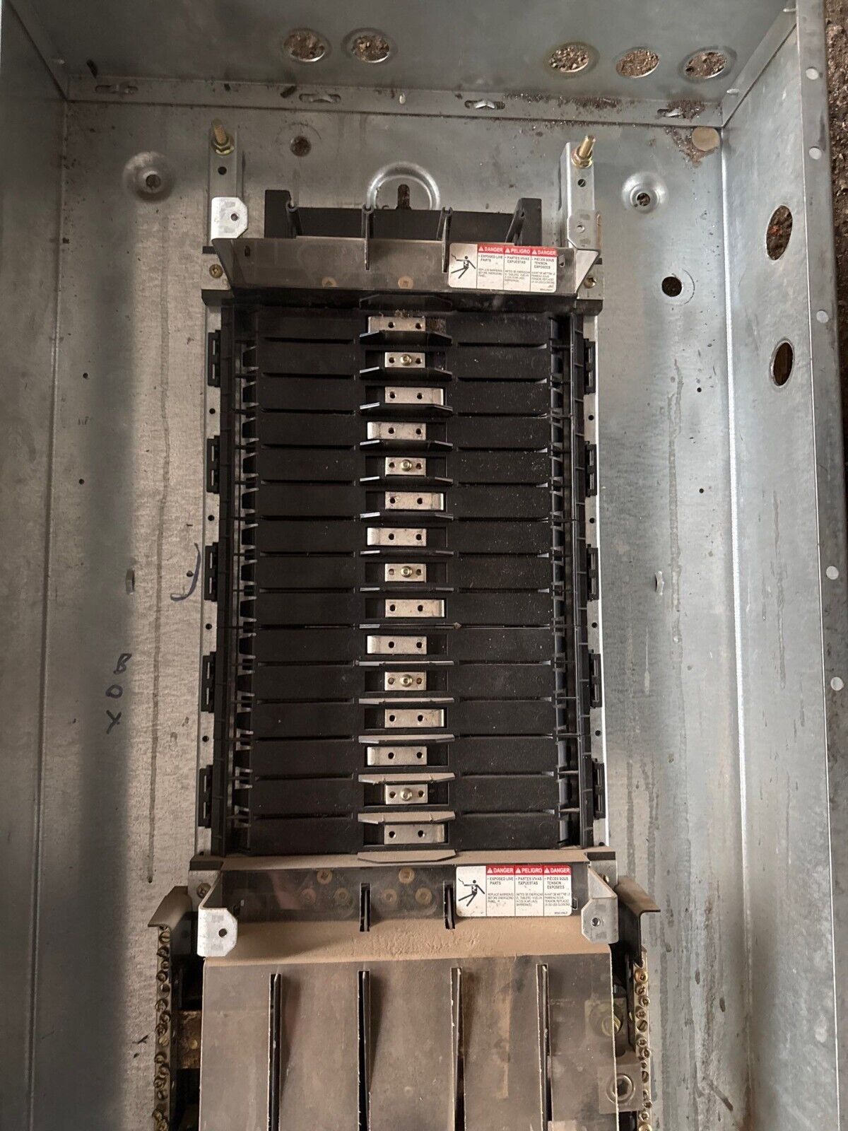 Square D NF Panelboard 150A 480/277V 3PH 4W 30 Circuit Indoor Encl MCB KAL36100 P628 Used