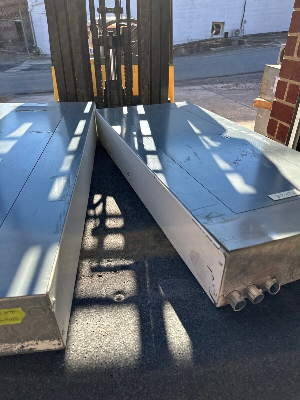 Square D NF Panelboard 250A 600Y/347V 3PH Main Lug MLO Indoor Encl 42 Circuit 4W P339 Used