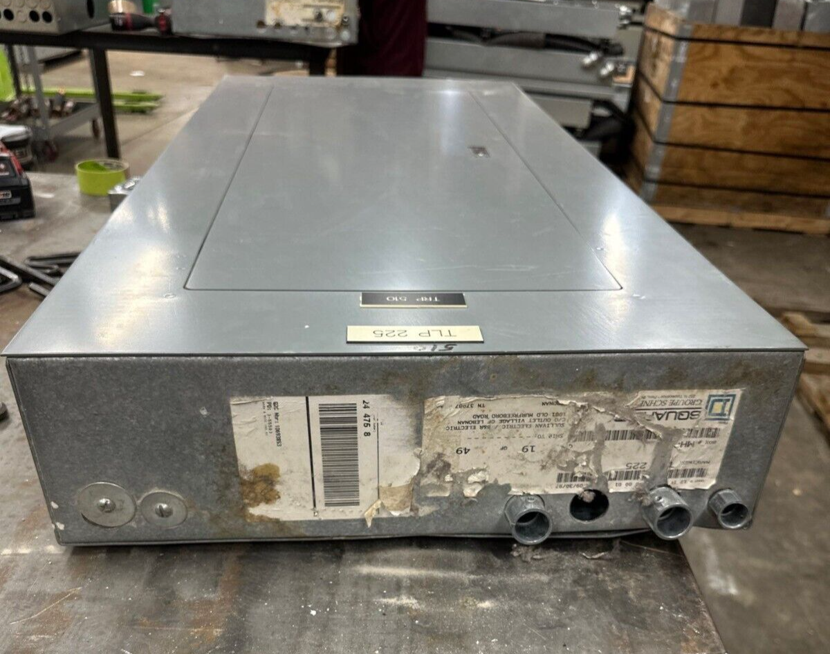 Square D NF Panelboard 250A 600V 3PH 4W MLO 42 Cir Main Lug Indoor 250Amp NEMA 1 P370 Used