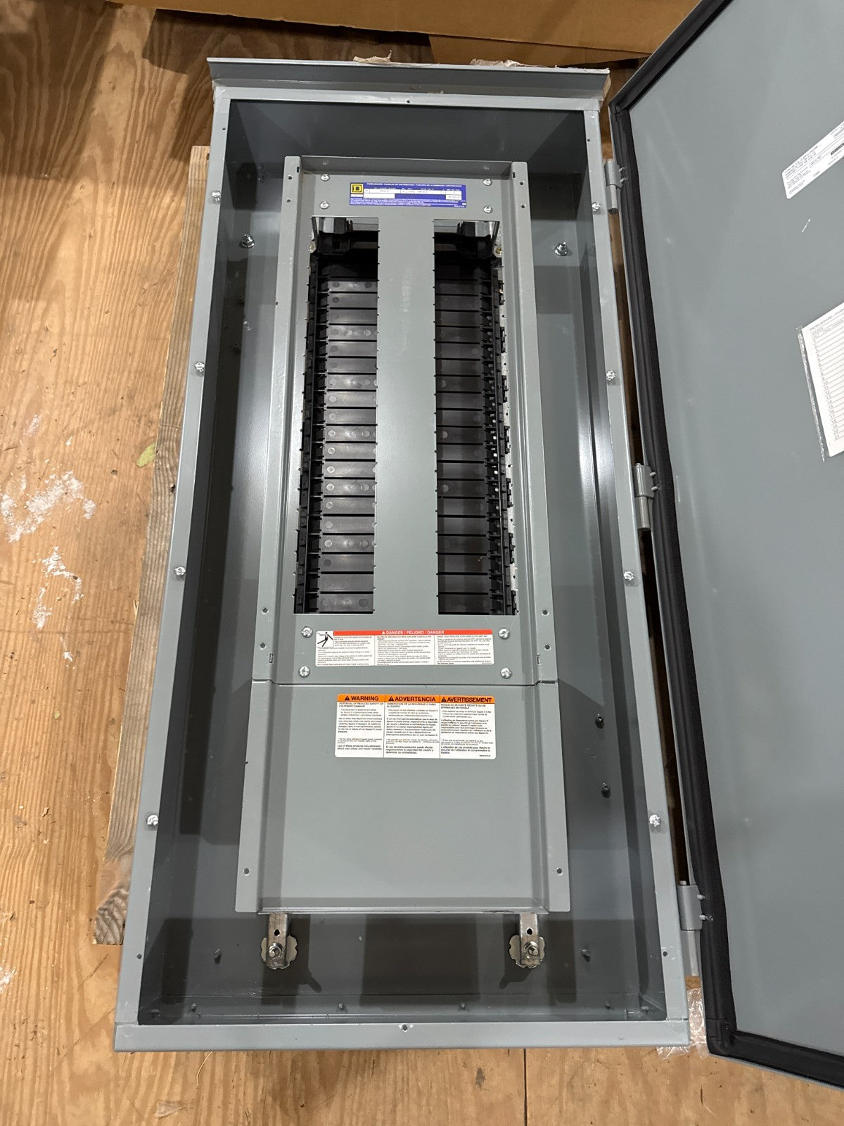 Square NF442L2C Panelboard 250A 600/347V 3PH 4W MLO Panel 250 Amp 42 Cir 3R Encl New