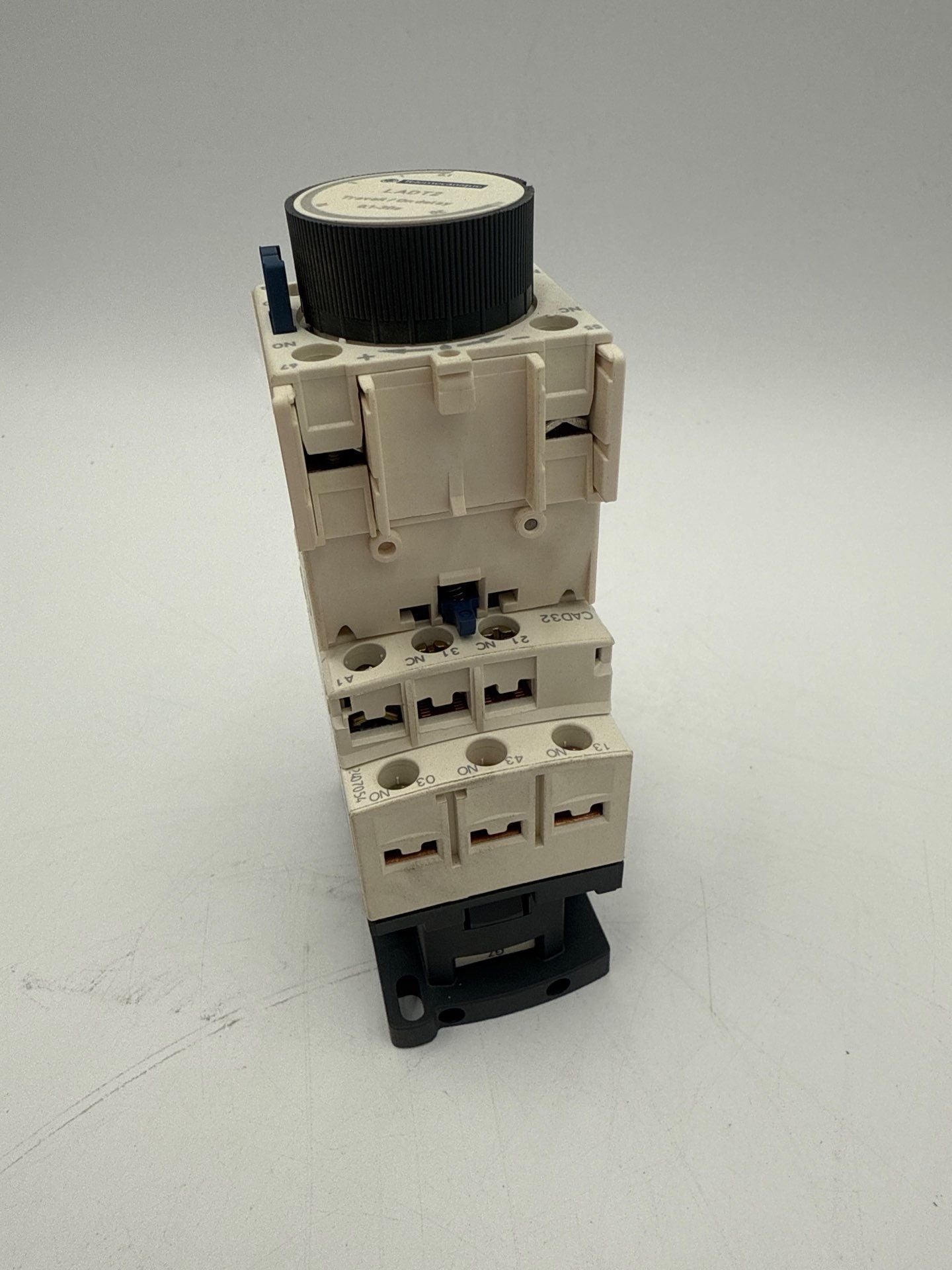 Telemecanique CAD32G7 Contactor 10A 600V 3P Coil 120V Time Delay Relay LADT2 Used
