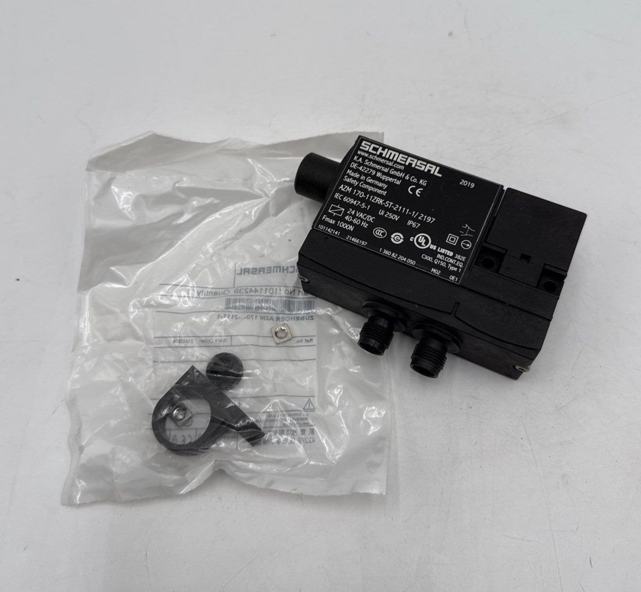 Schmersal AZM 170-11ZRK-ST-2111-1/2197 Safety Interlock Switch 24V AC/DC New