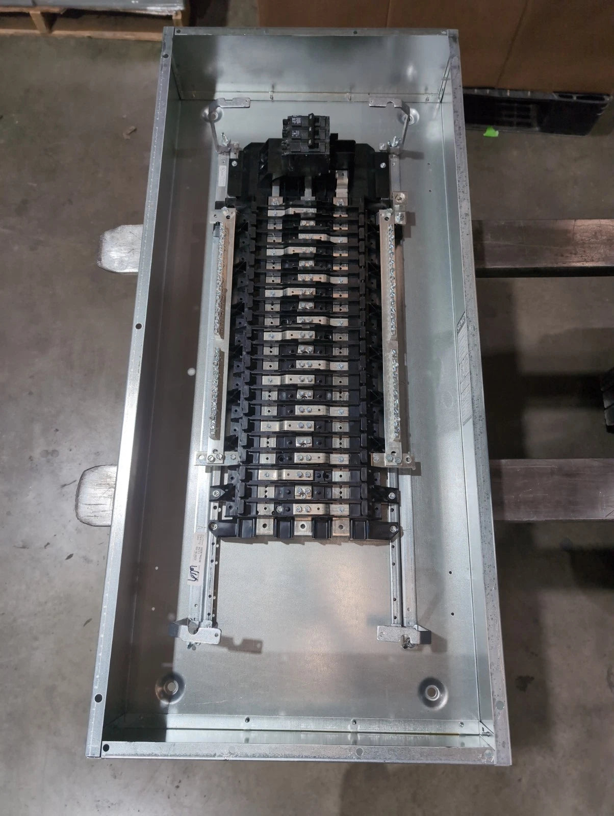 Siemens P1C42BL100ABST P1 Panelboard 100A 208/120V 3PH MCB Panel 100 Amp 42 Cir New