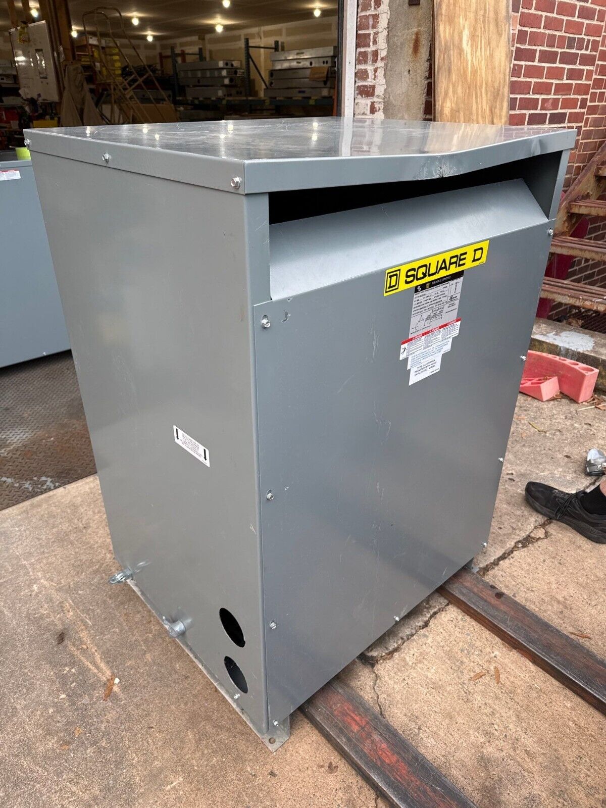 Square D EE225T3H Used