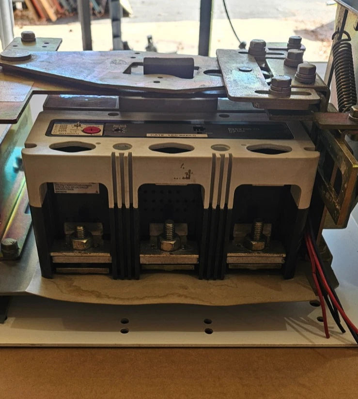 Allen Bradley 2100 Centerline 600A 600V Main Breaker MCC Bucket HLD3600 Used