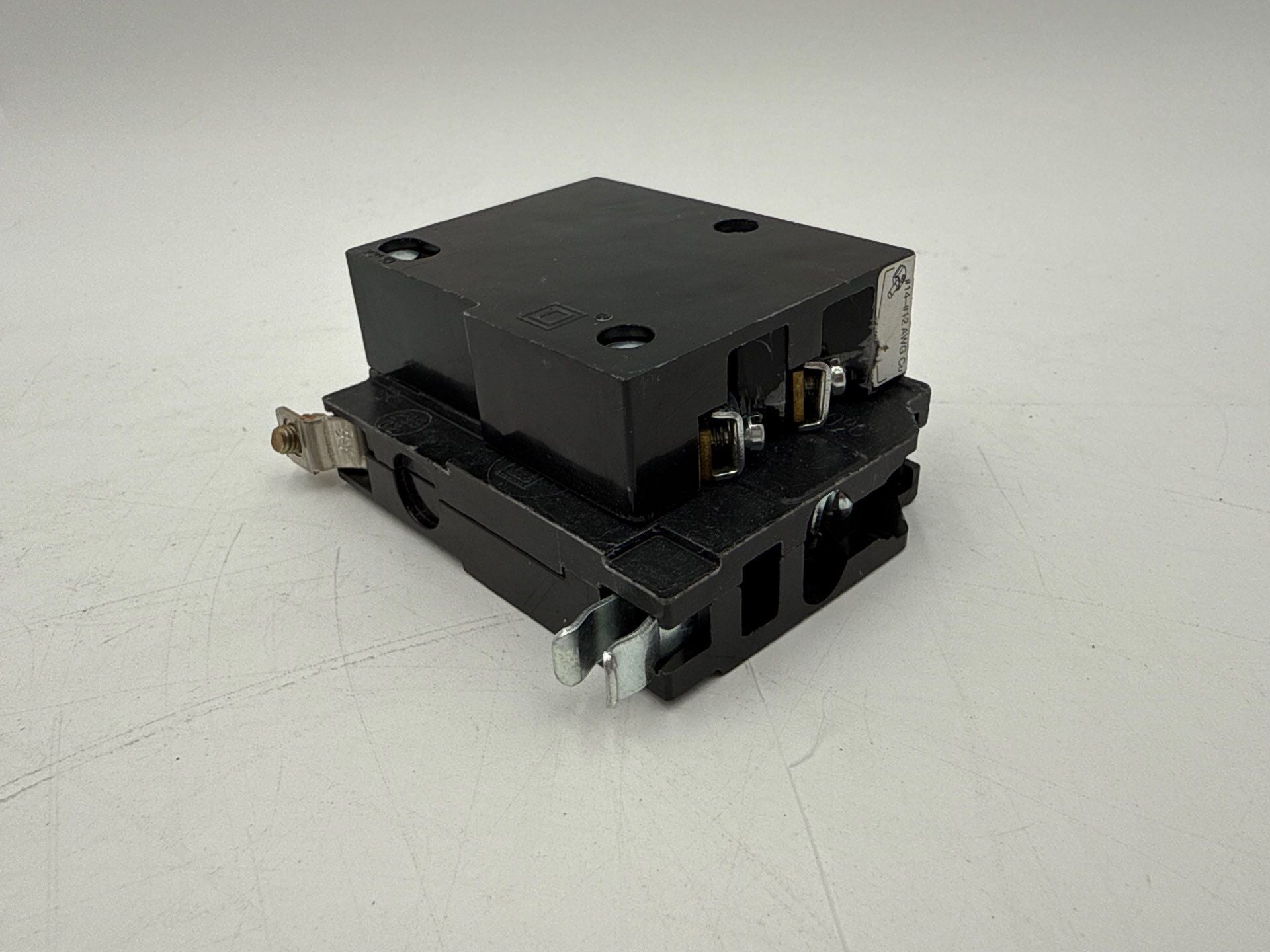 Square D QOB1151021 Circuit Breaker 15A 1P 120/240V QOB 15 Amp Shunt Trip Used