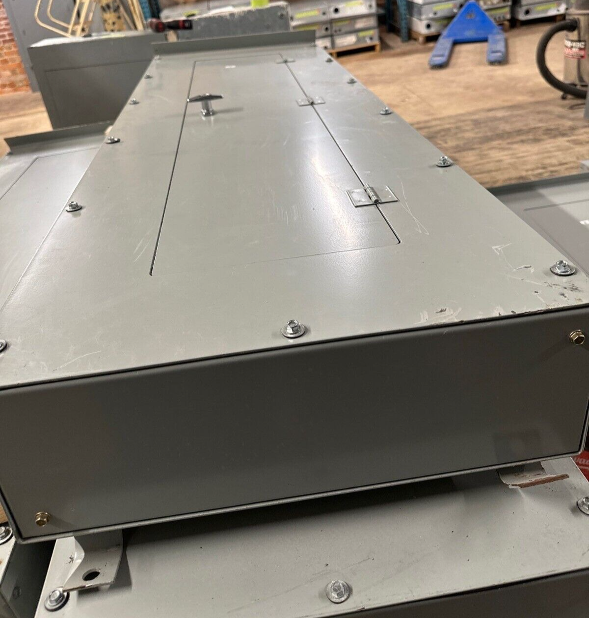 Eaton PRL3A Panelboard 400A 480Y/277V 3PH 4W 3R Outdoor Encl MLO 18 Cir Main Lug P284 Used