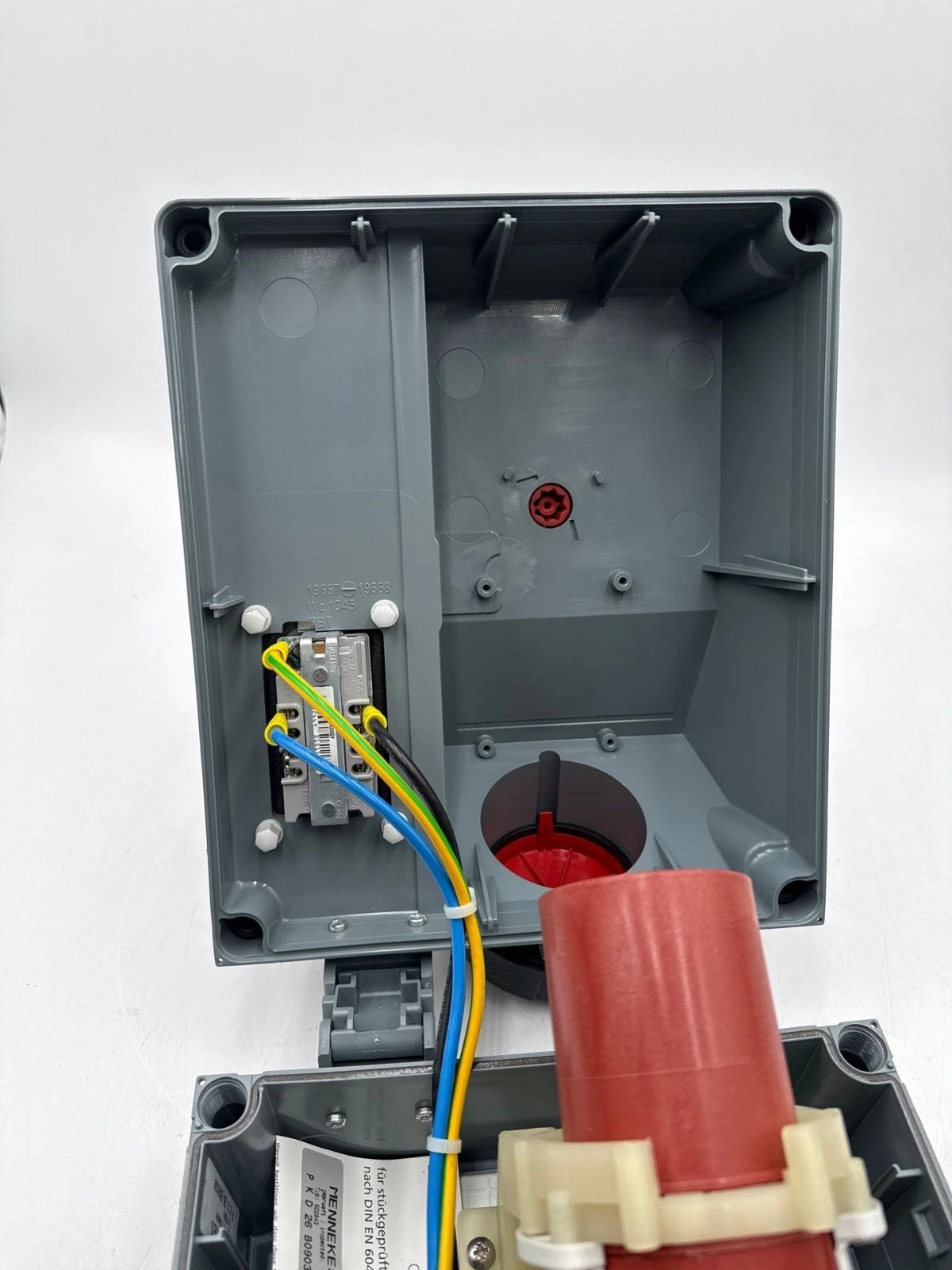 Mennekes AMX2A-ME460MI7 Pin and Sleeve Switched Interlocked Receptacle 60A 480V New