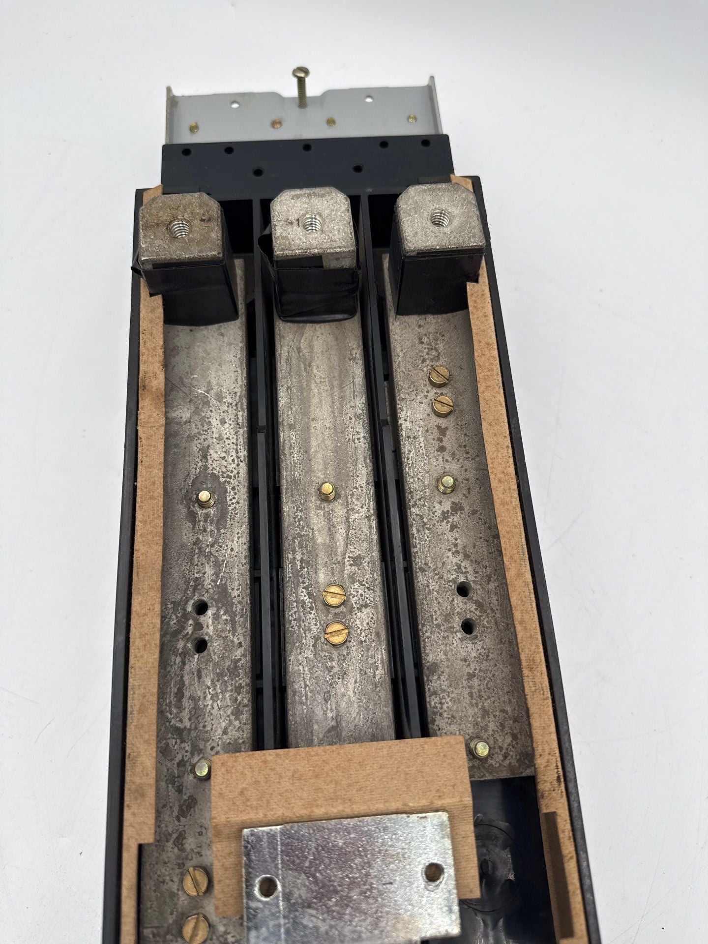 GE AMC3GM APN Panel Circuit Breaker Module 600A 600V 3P SGHA SGLA SGPA 600 Amp Used