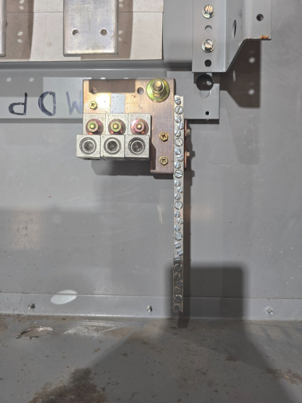 Eaton PRL4 Panelboard 800A 480V 3PH 3W MCB Panel 800 Amp HMDL3800 Indoor BX3673 Used