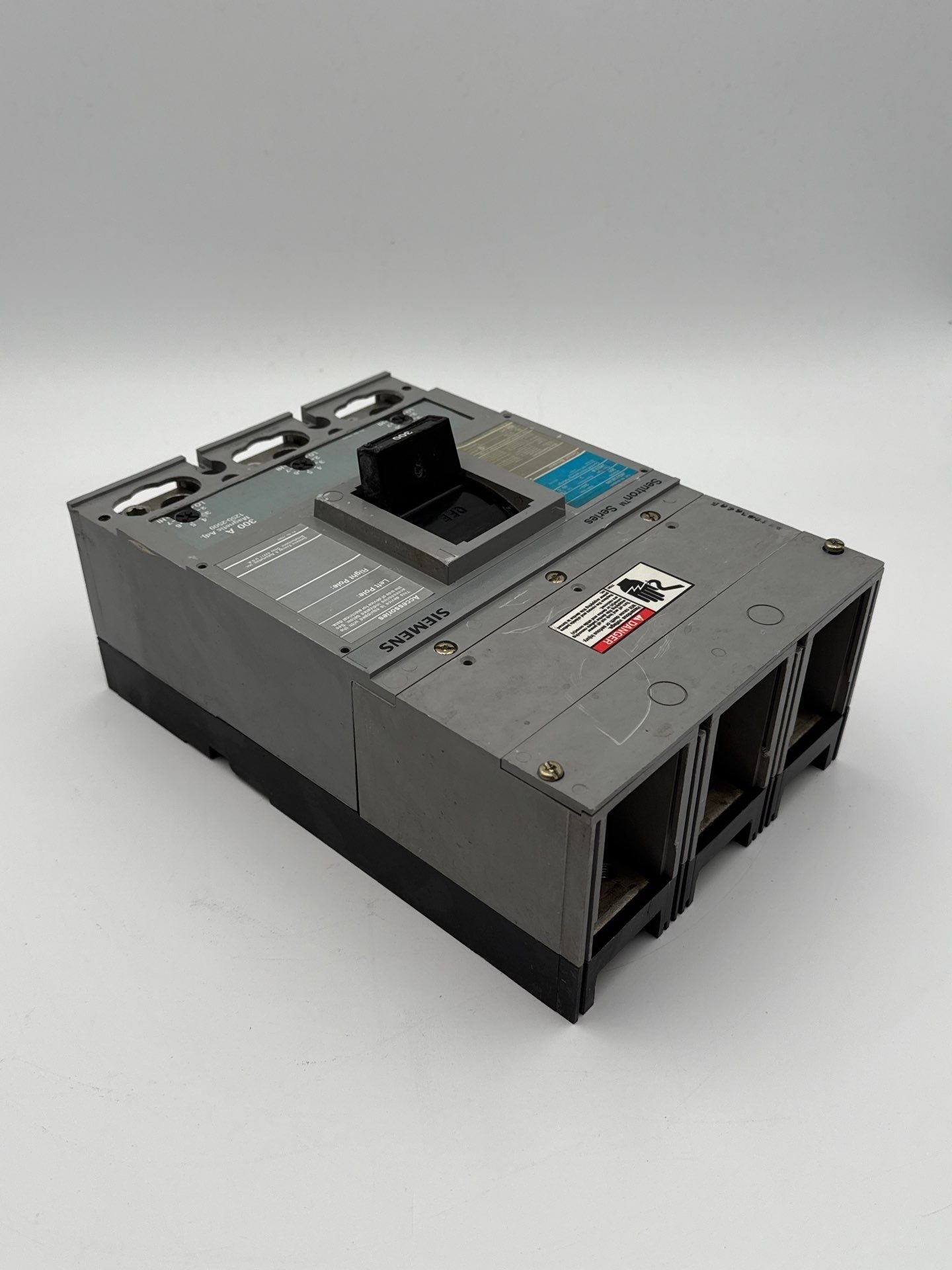 Siemens JXD23B300 Circuit Breaker 300A 3P 240V JXD2-A 300 Amp 3 Pole Used