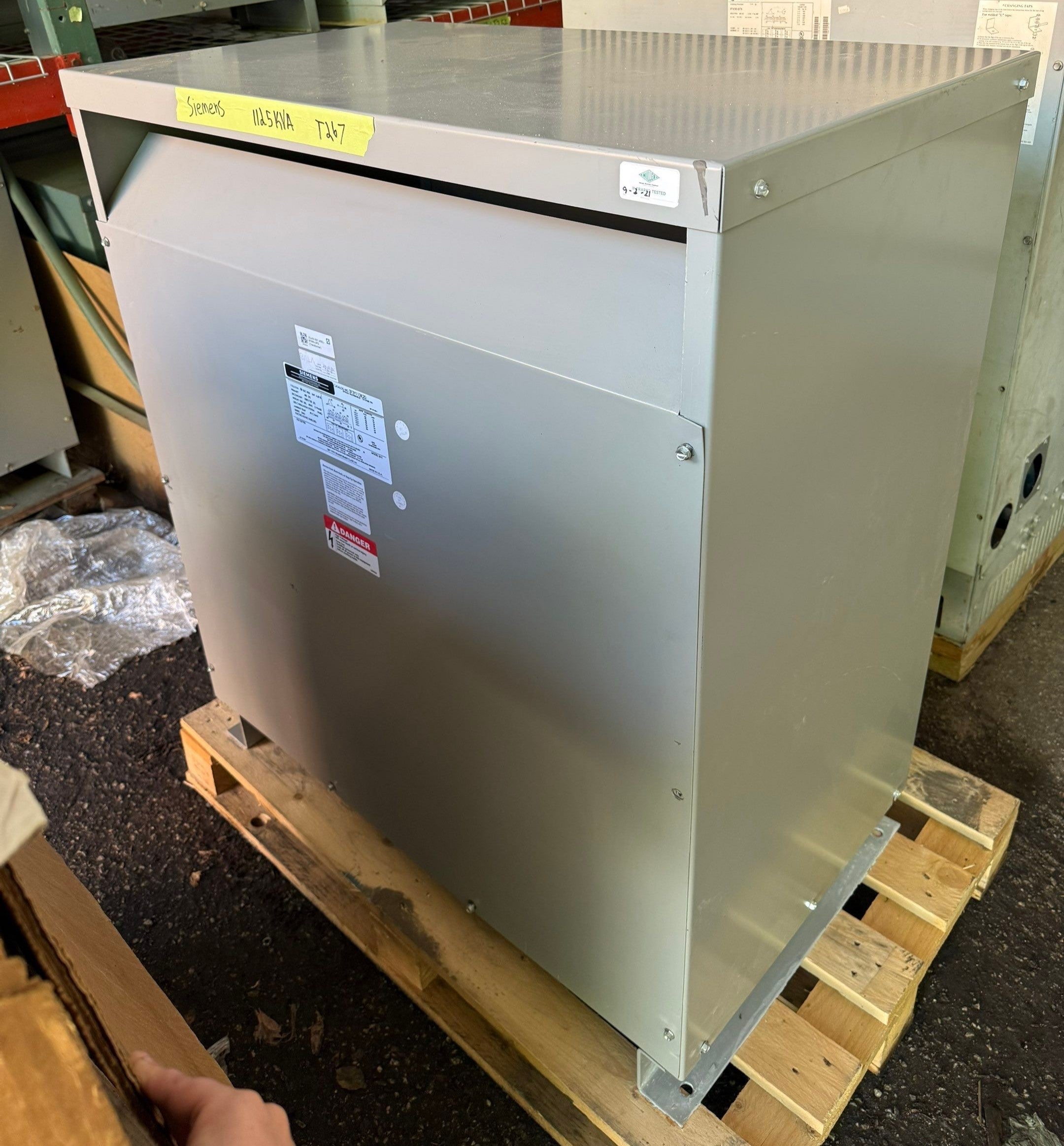 112.5kVA Siemens 3F3Y112K20 Transformer 3PH Pri 480V Sec 208/120V Indoor T267 Used
