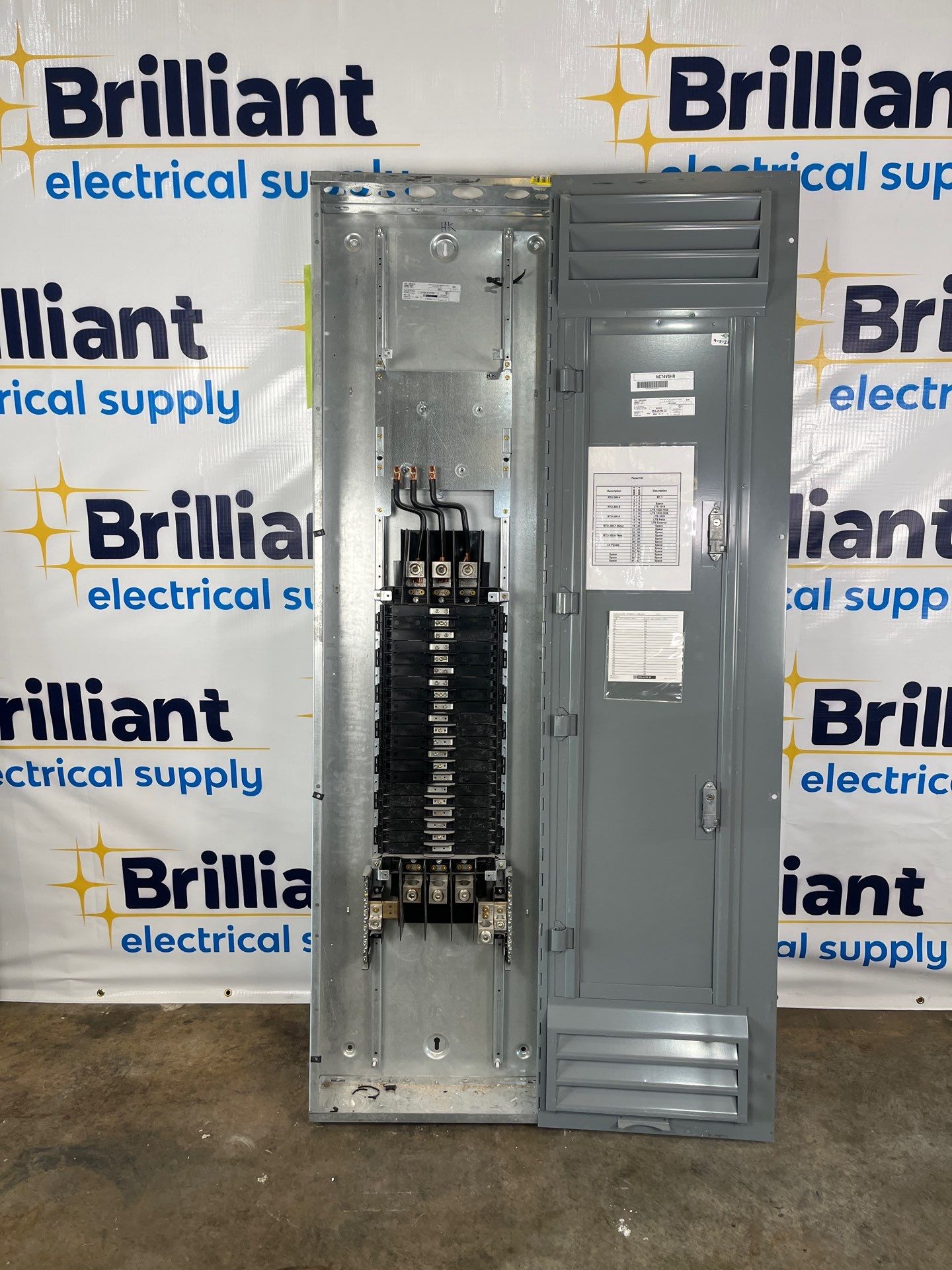 Square D NF Panelboard 400A 480/277V 3PH 4W 42Cir MLO Indoor Encl MH74 Used