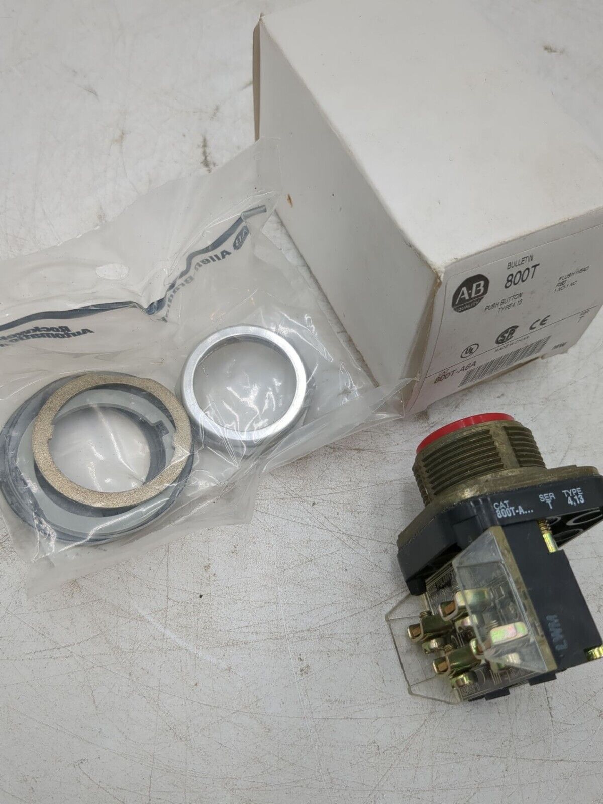 Allen-Bradley 800T-A6A New