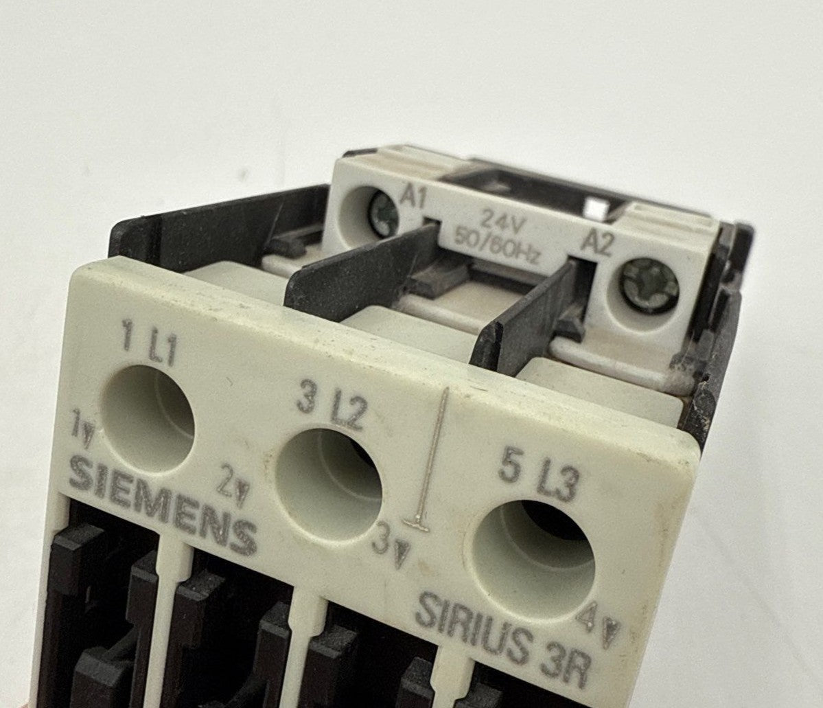 Siemens 3RT1026-1AC20 Contactor Size 0 25A 3P 600V 20HP Max Coil 24VAC Used