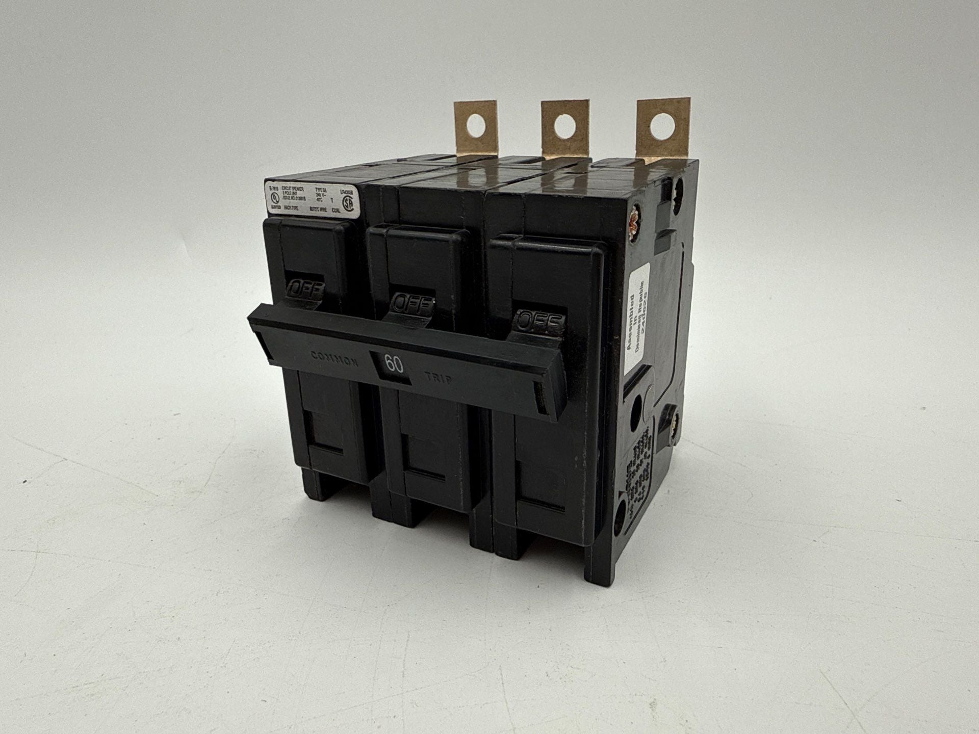 Eaton BAB3060H Circuit Breaker 60A 3P 240V BAB 60 Amp 3 Pole Bolt On 3PH BA360 Used