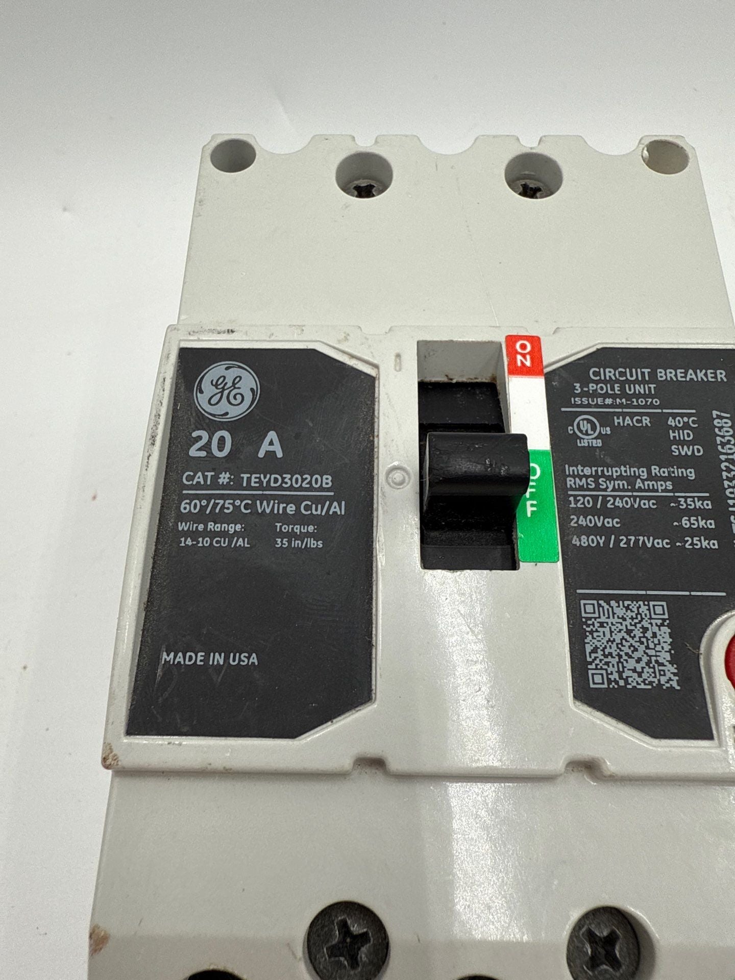 GE TEYD3020B Circuit Breaker 20A 3P 480/277V 3PH TEYD 20 Amp 3 Pole Bolt On Used