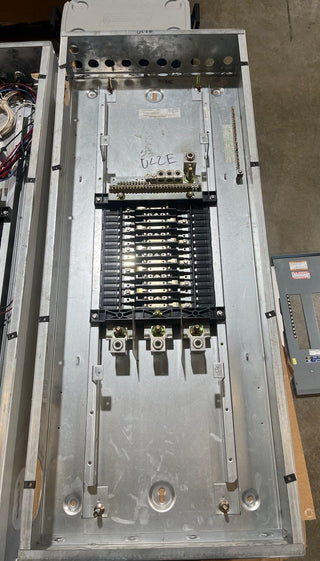 Square D NQOD430L400 Panelboard 400A 208/120V 3PH 4W 30 Cir MLO Panel 400 Amp Used