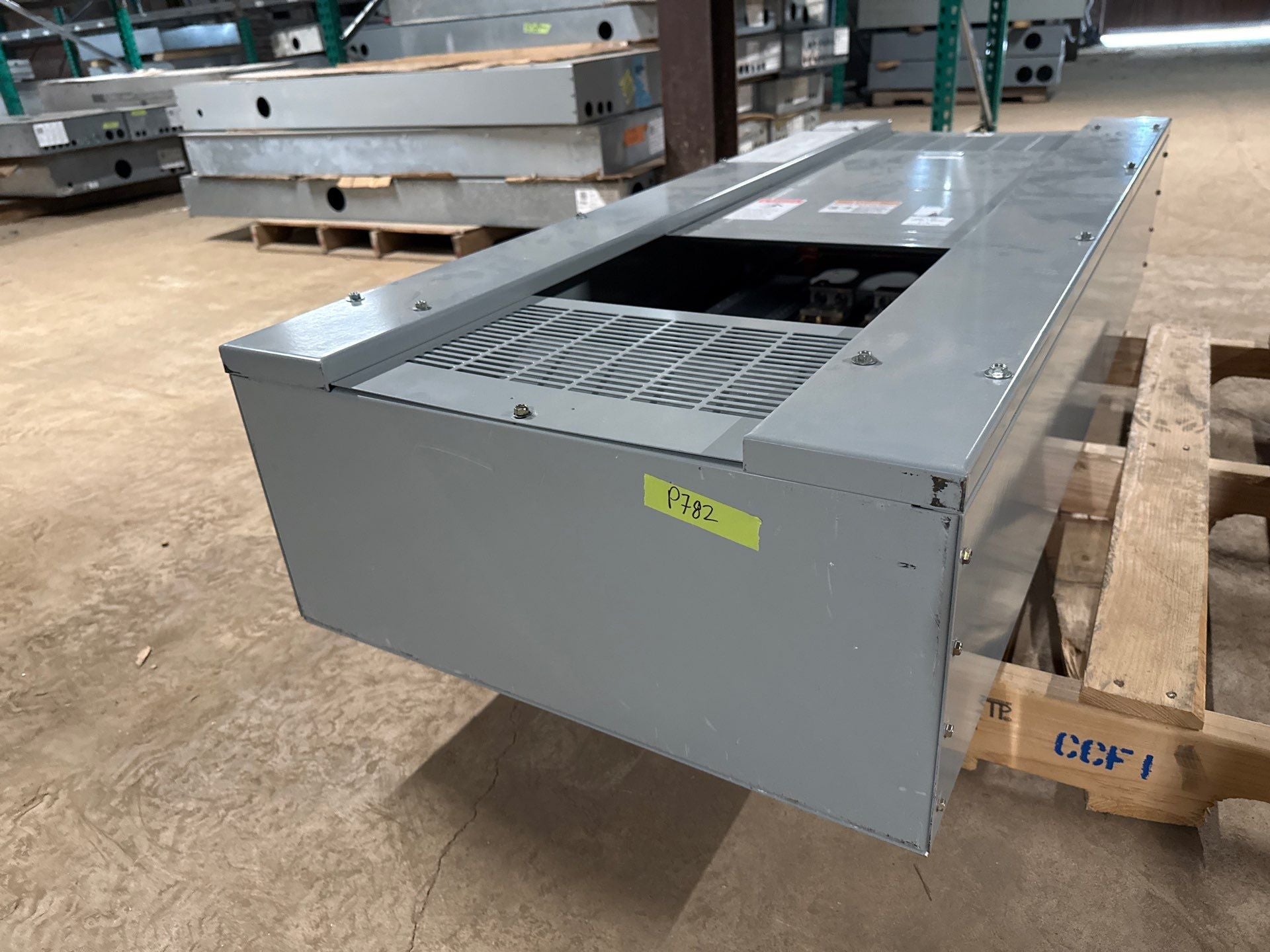 Eaton PRL4 Panelboard 600A 480/277V 3PH 4W MLO Panel 600 Amp 24 Space BX2457P Used