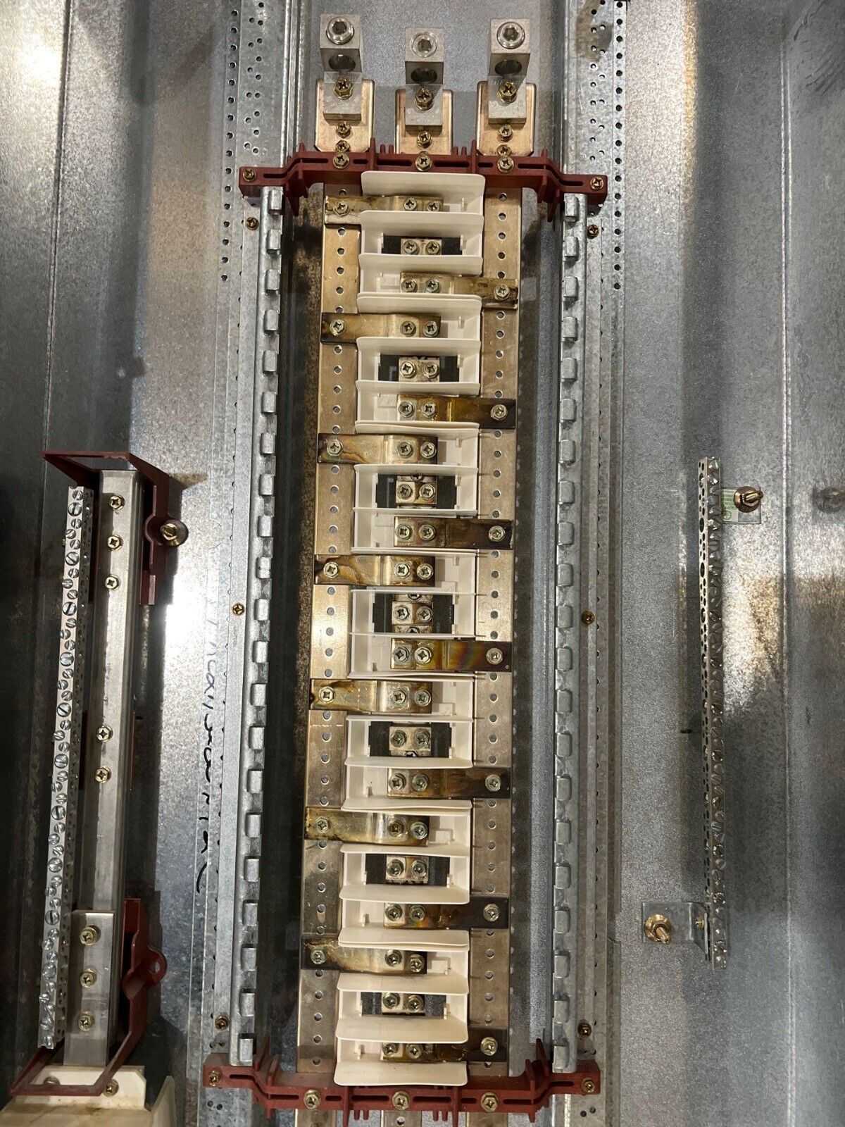 CH PRL2A Panelboard 225A 480/277V 3PH 4W 42 Circuit MLO Main Lug Indoor 225 Amp P679 Used