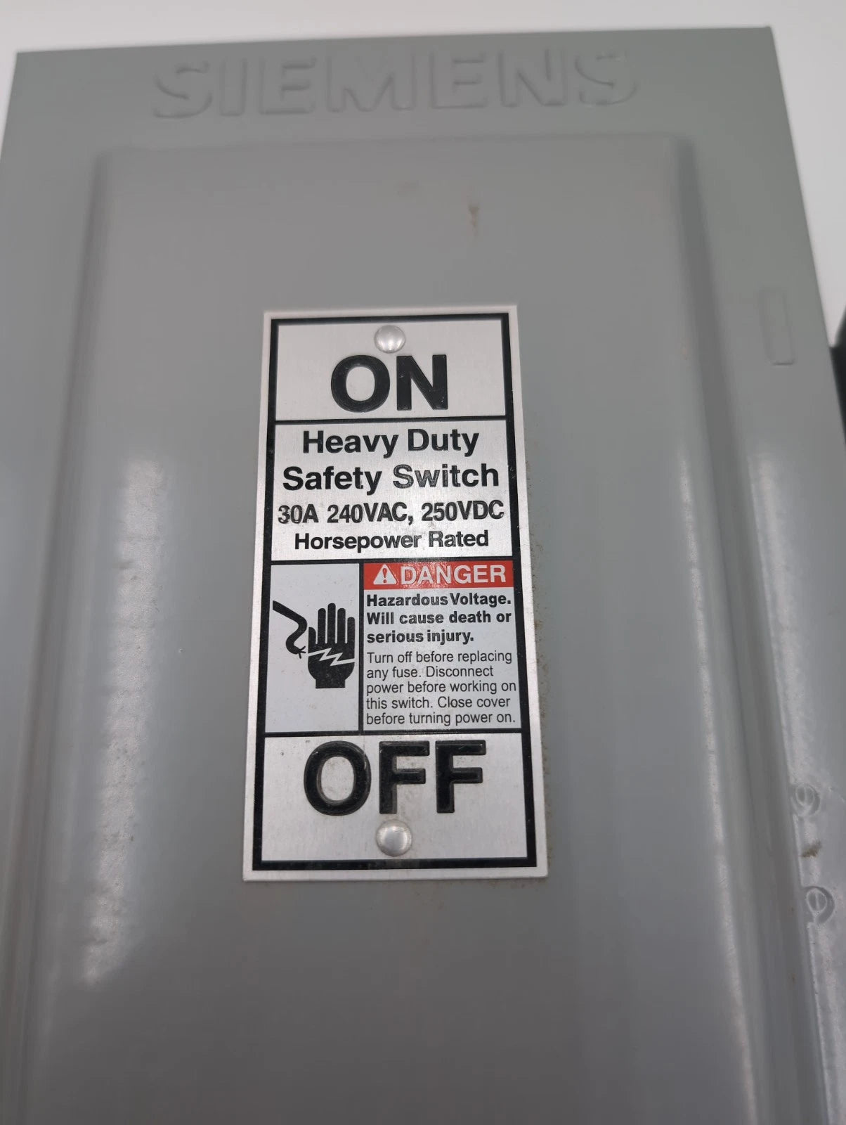 Siemens HF321N Safety Disconnect Switch 30A 3P 240V Type 1 Enclosure NEW New