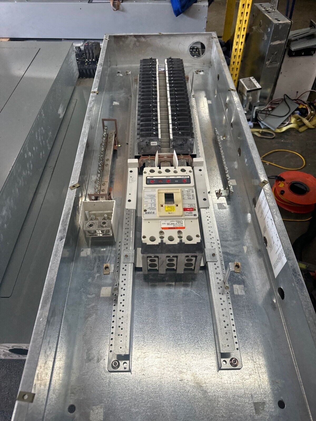 Cutler Hammer PRL1A Panelboard 400A 208Y/120V 3PH 4W 42 Cir Indoor Encl MCB P415 Used