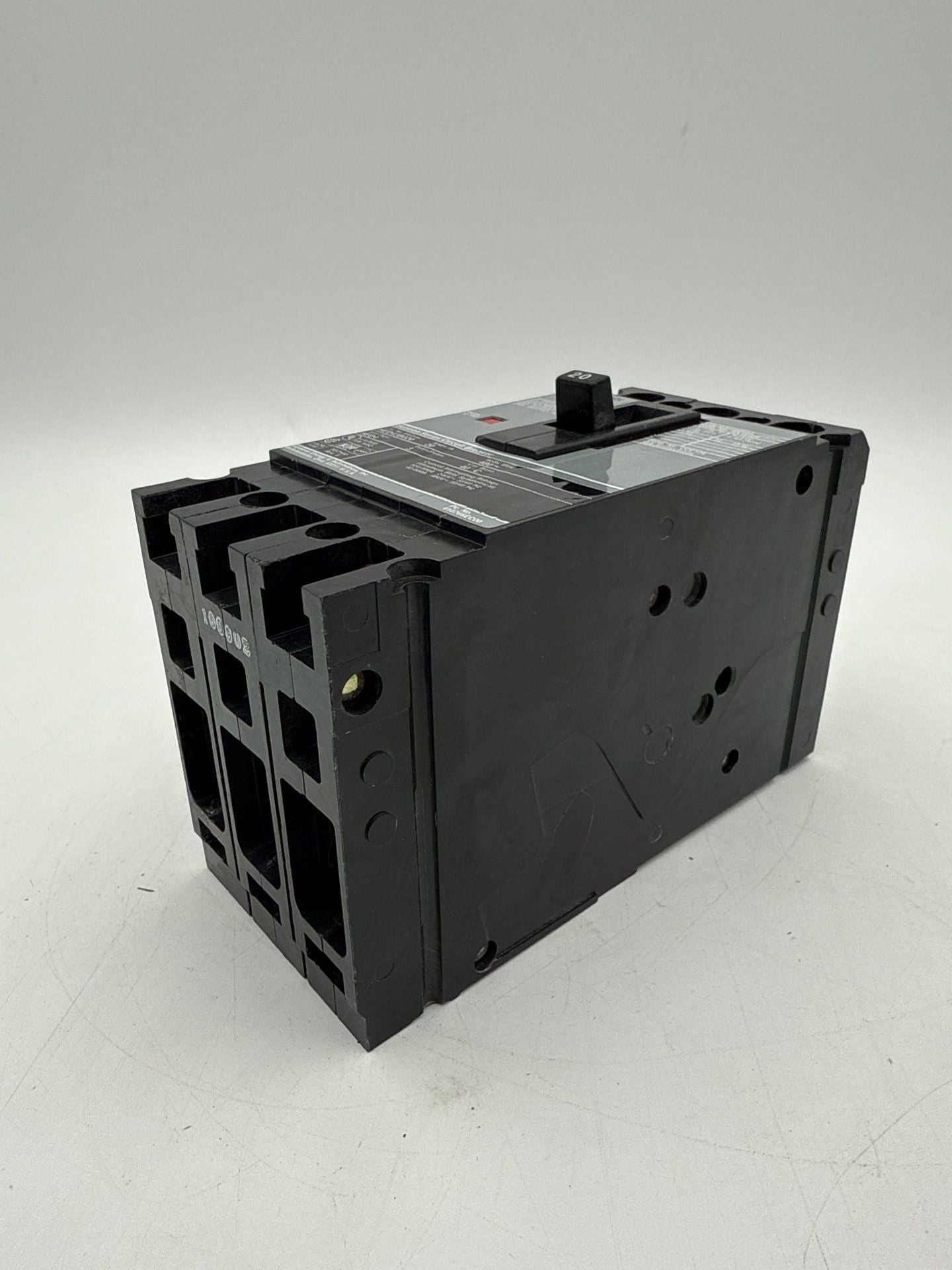 Siemens HED43B020 Circuit Breaker 20A 3P 480V 3PH HED4 20 Amp 3 Pole Gray Used