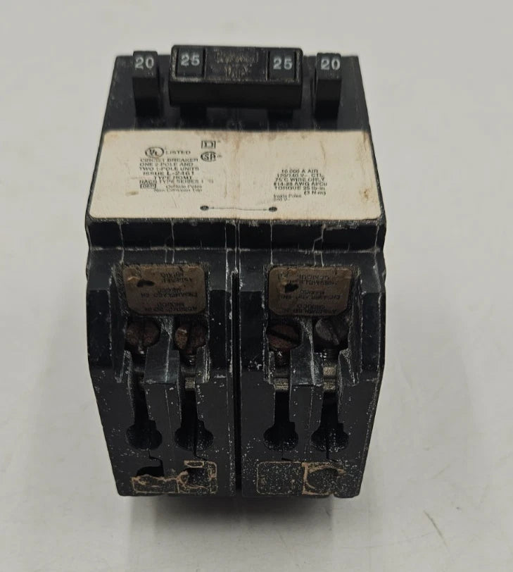 Square D HOMT2020225 Dual Circuit Breaker 20A/25A 3P 120V/240V 3PH USED Used