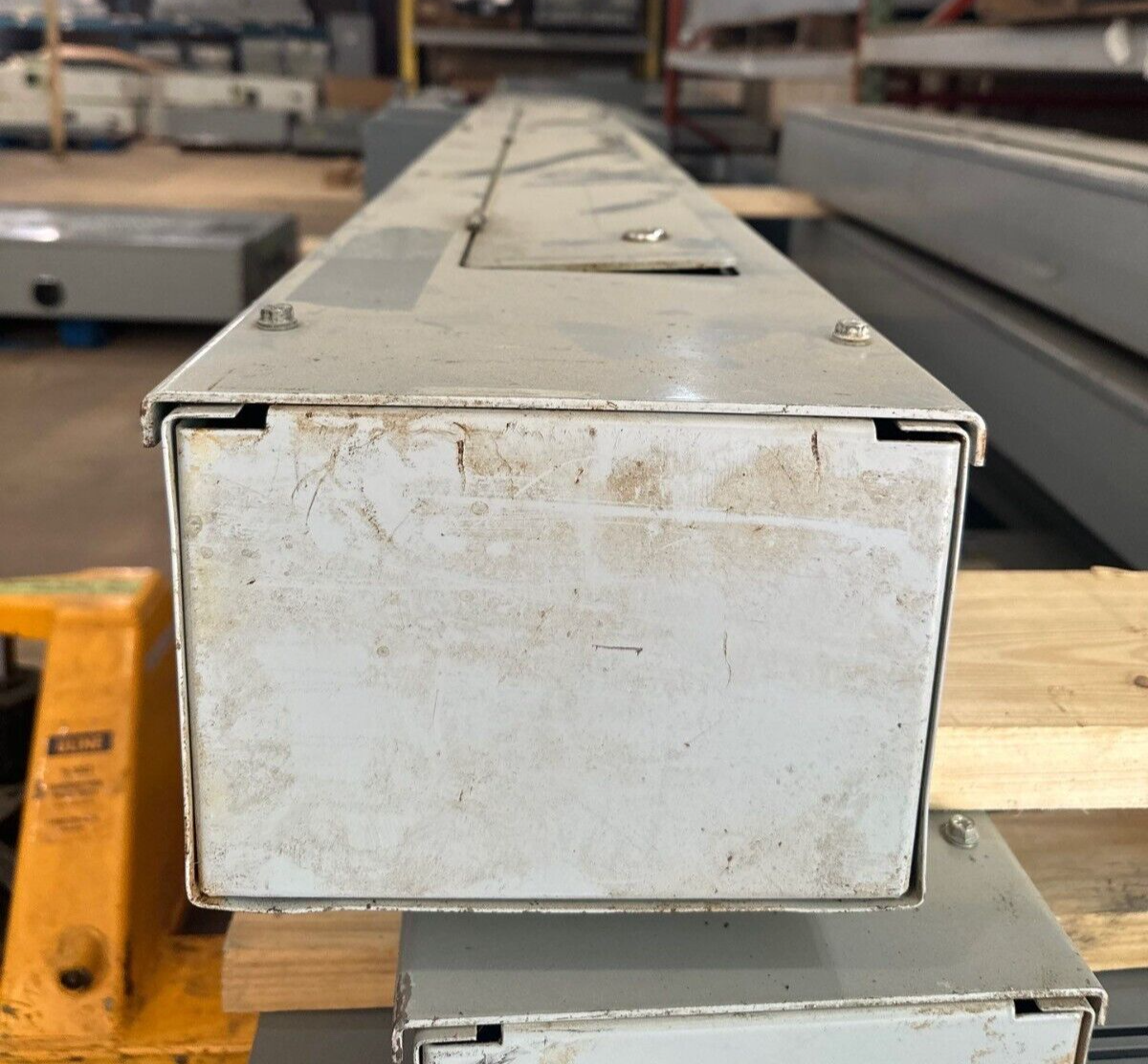 Eaton PRL1a-LX Panelboard 225A 120/240V 1PH 3W Indoor Encl 42 Circuit HFD3225 P550 Used