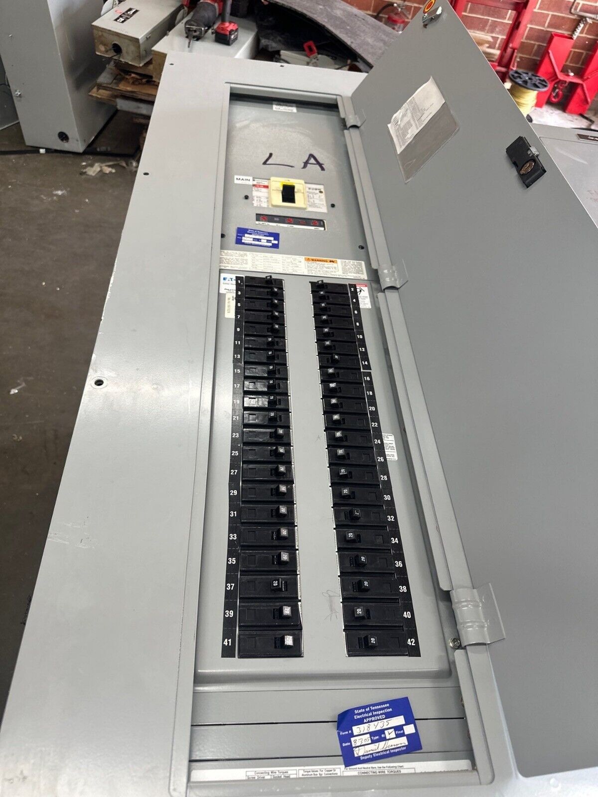 Cutler Hammer PRL1A Panelboard 400A 208Y/120V 3PH 4W 42 Cir Indoor Encl MCB P415 Used